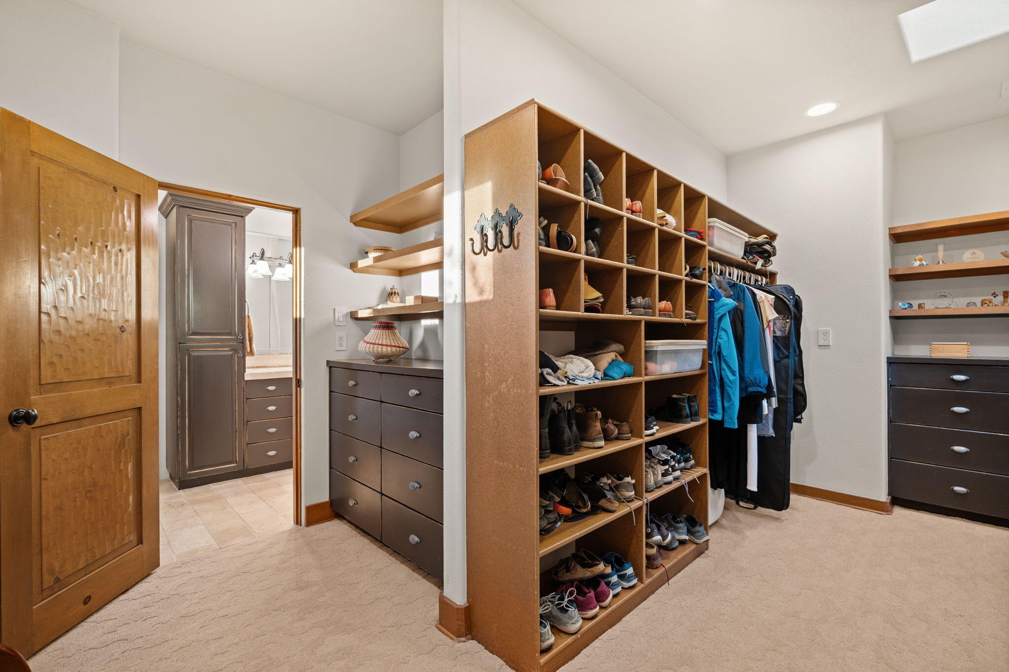 348 White Oaks Drive NE