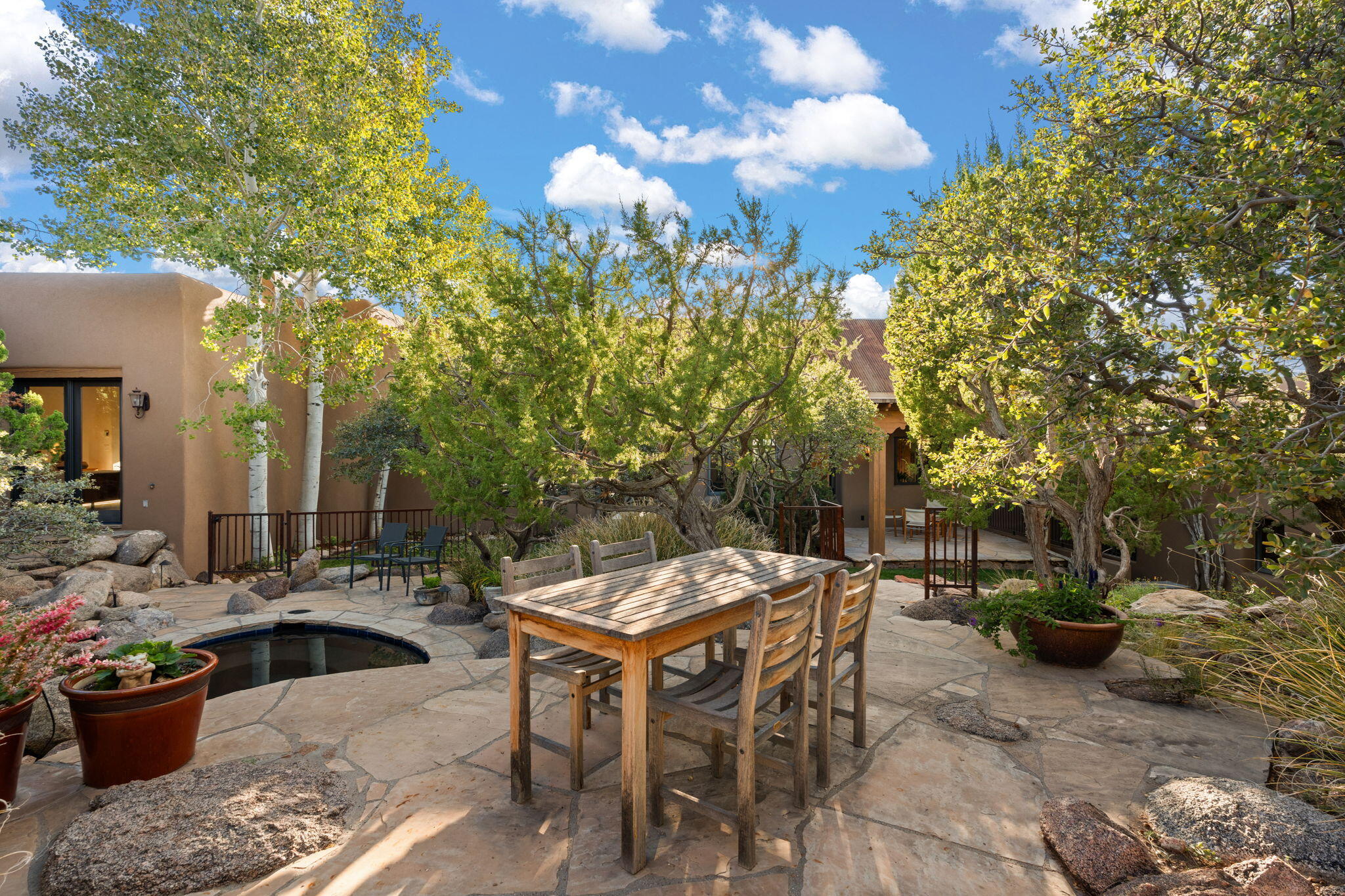 348 White Oaks Drive NE