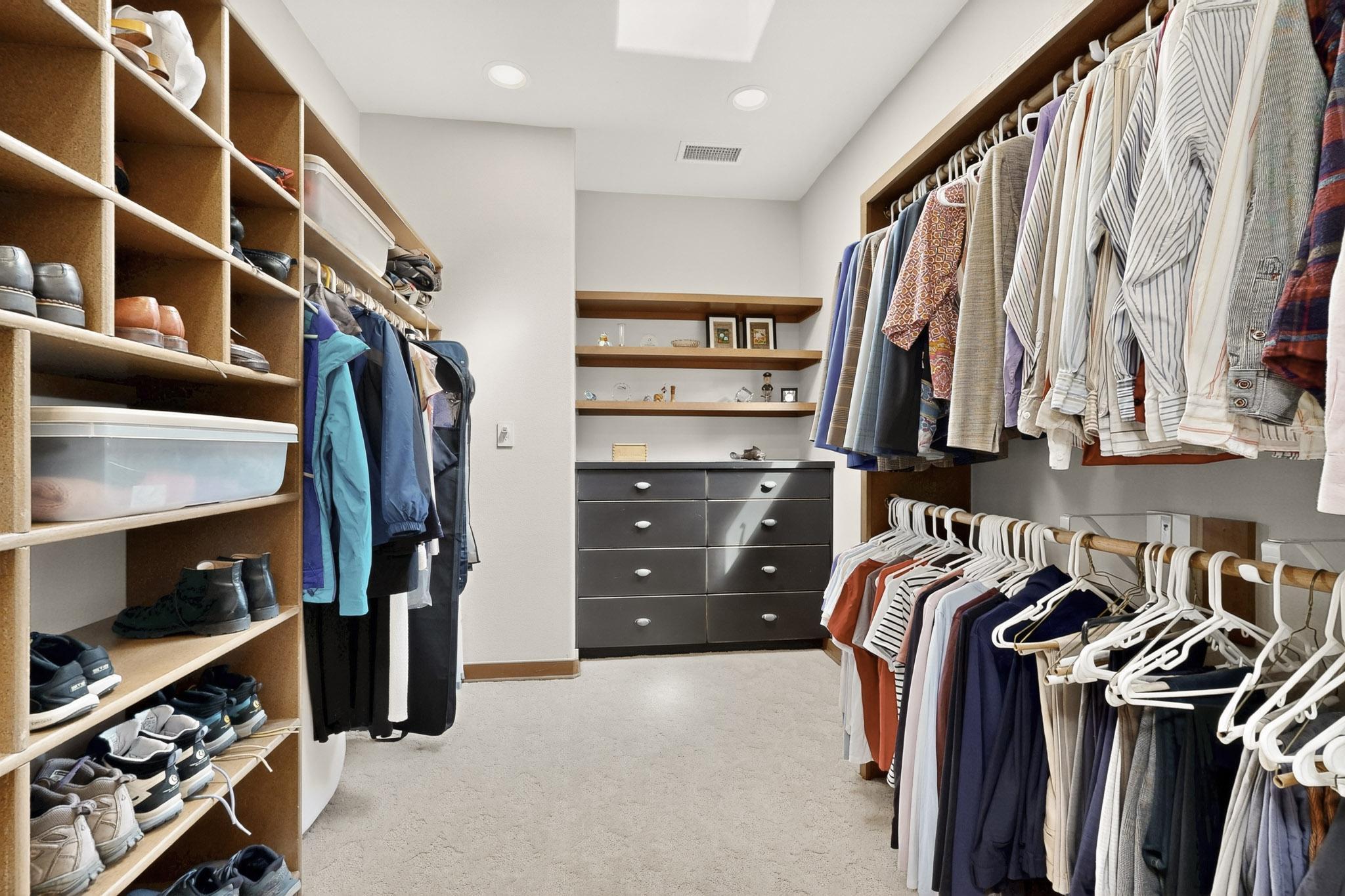 348 White Oaks Drive NE