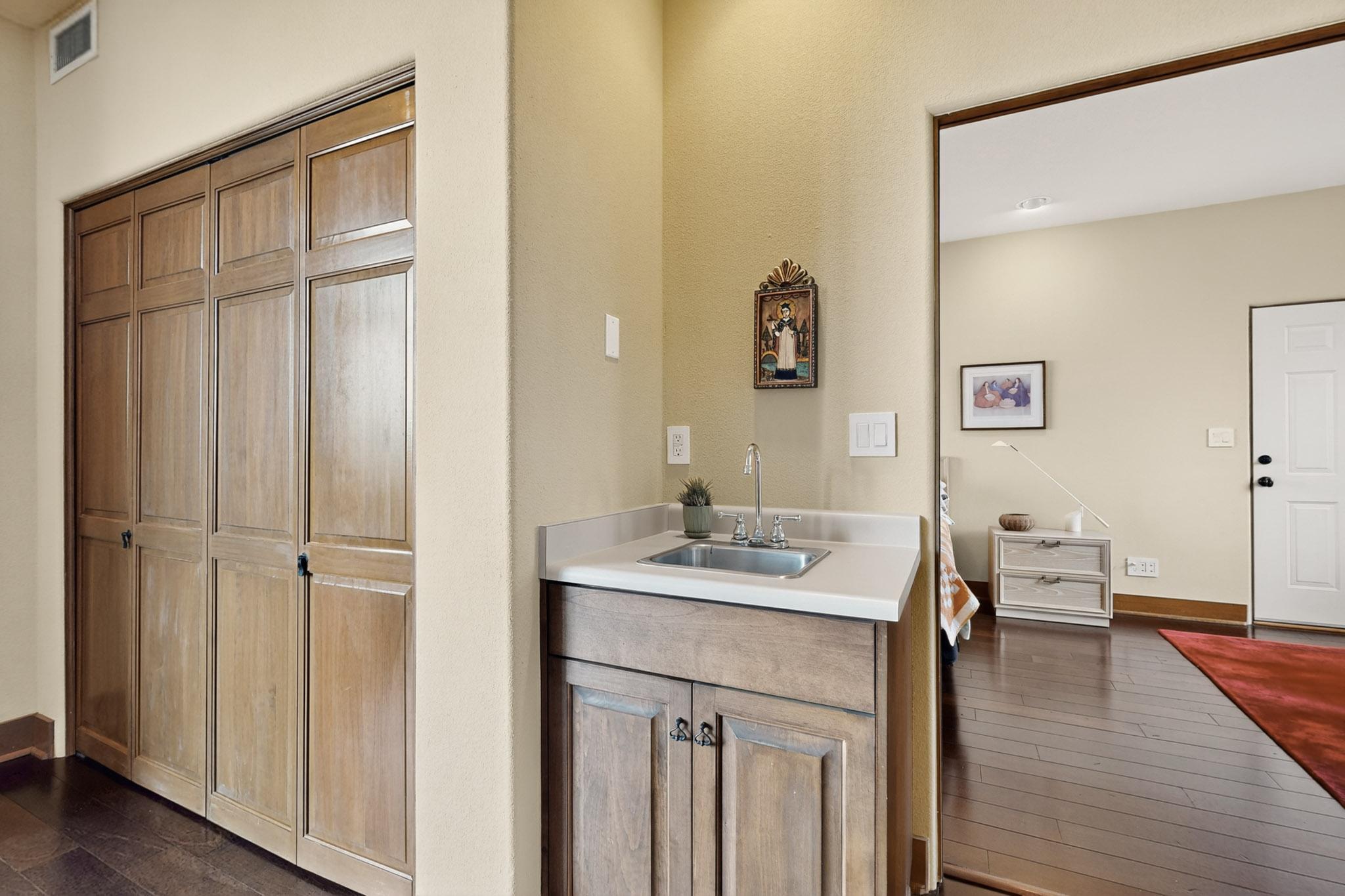 348 White Oaks Drive NE