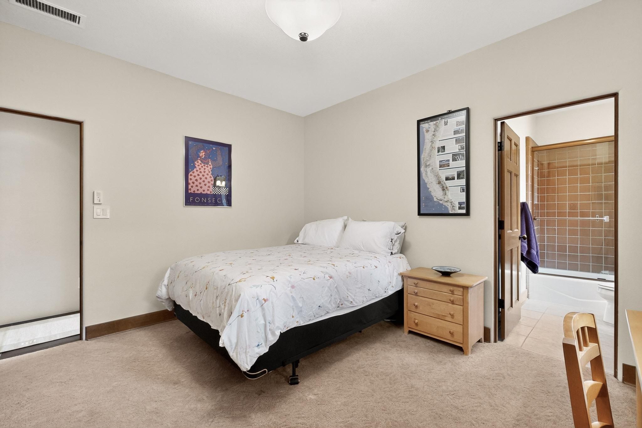 348 White Oaks Drive NE