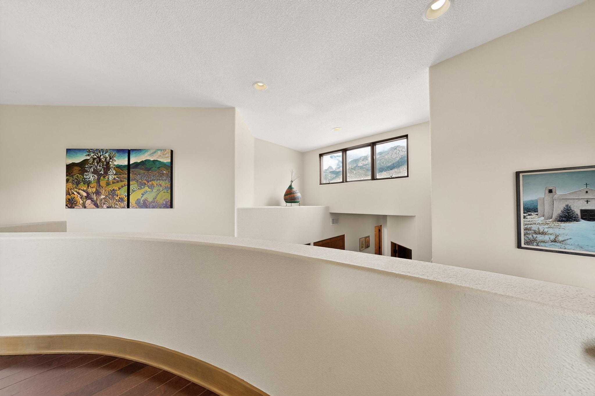 348 White Oaks Drive NE