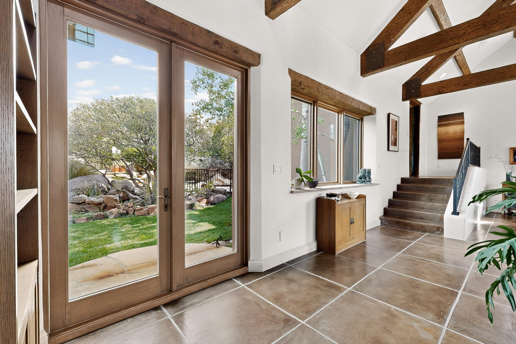 348 White Oaks Drive NE