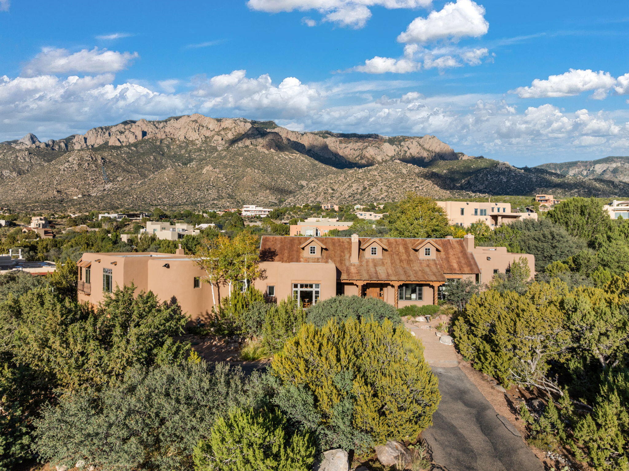 348 White Oaks Drive NE