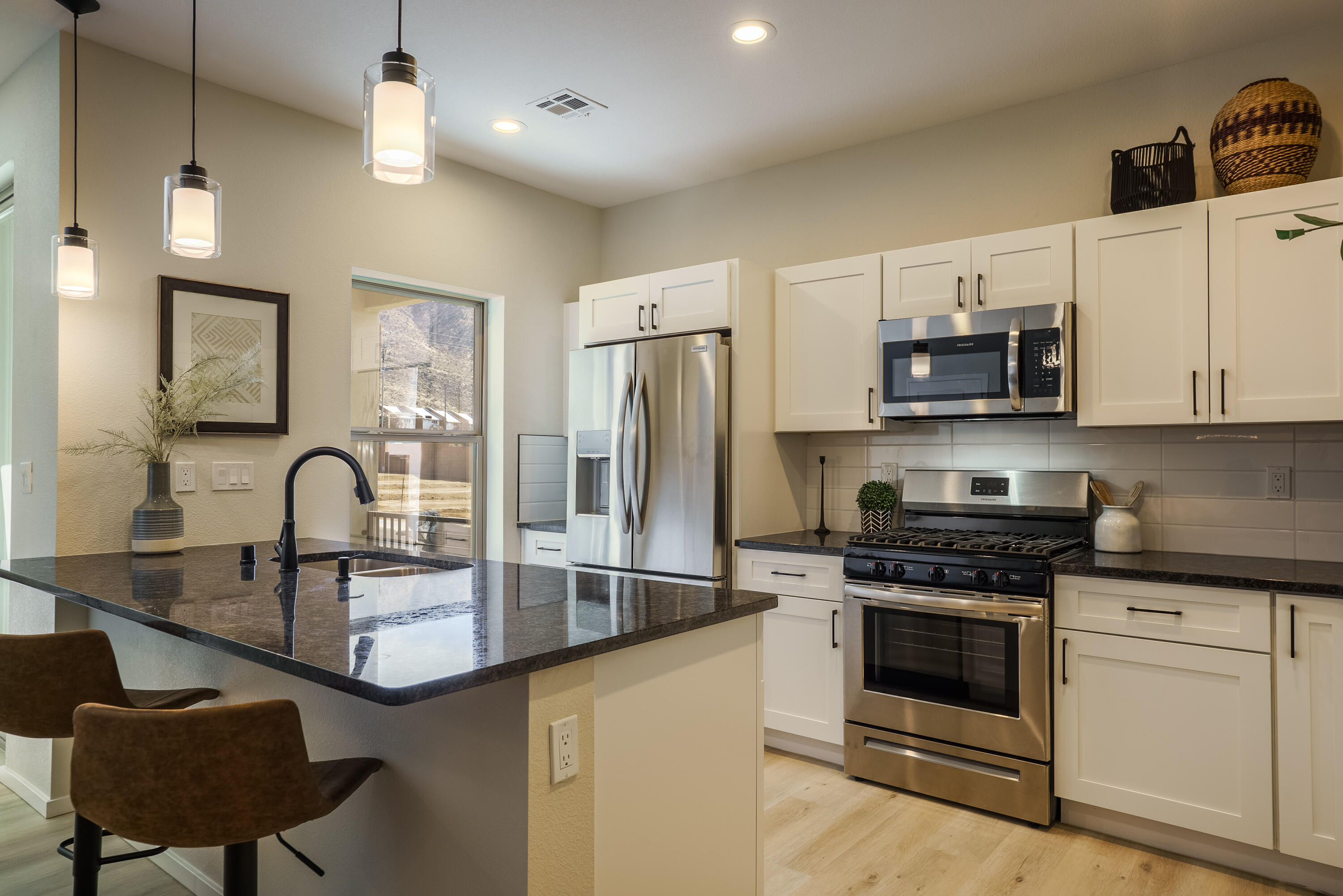 4543 VILLA LOMA Lane NE