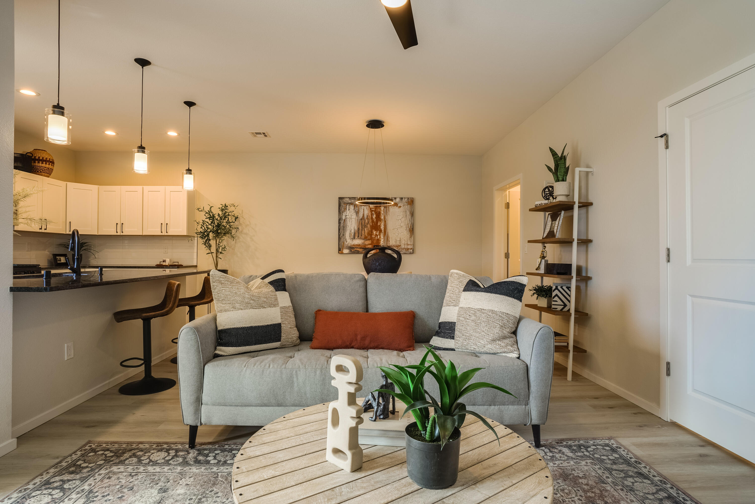 4543 VILLA LOMA Lane NE