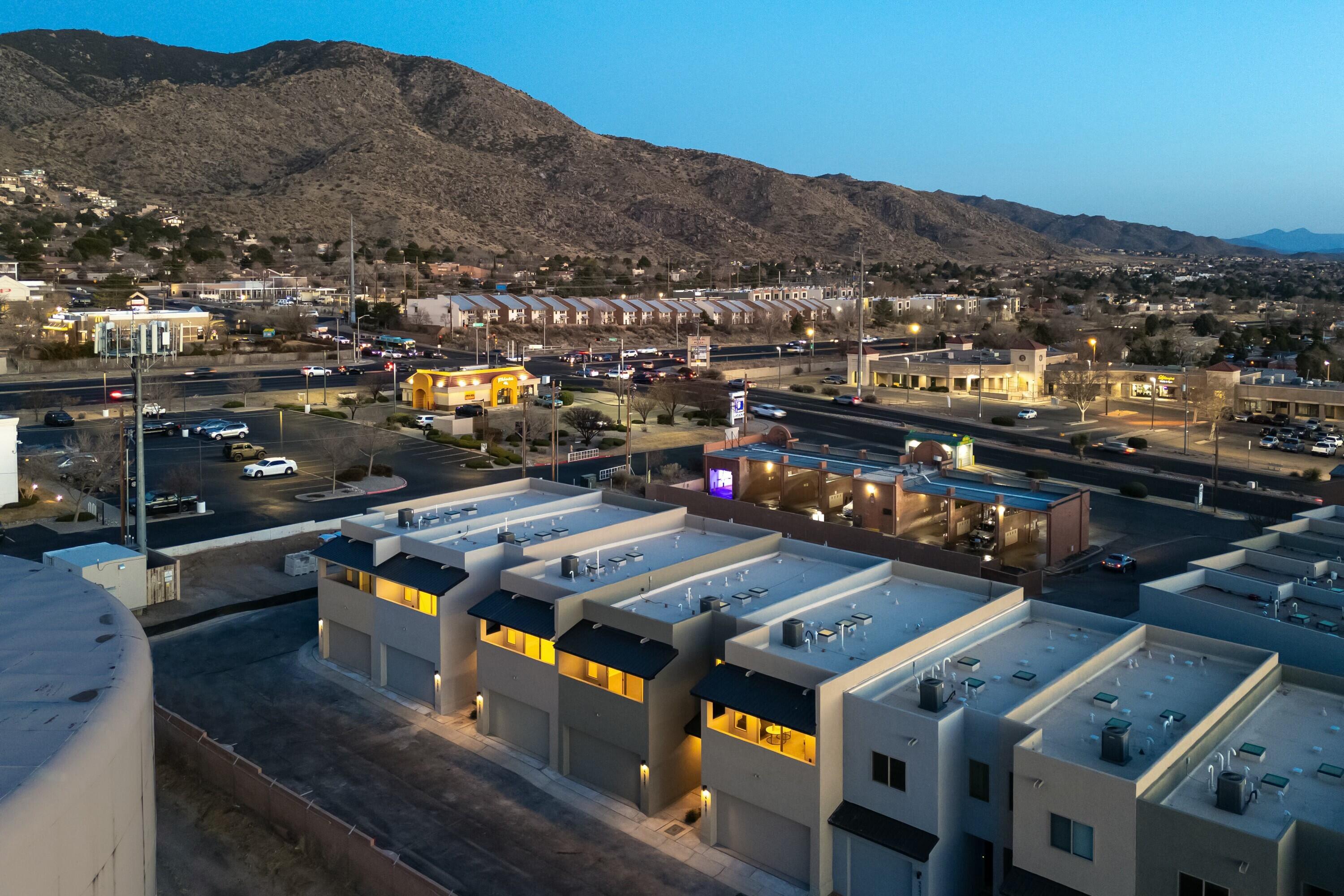 4543 VILLA LOMA Lane NE