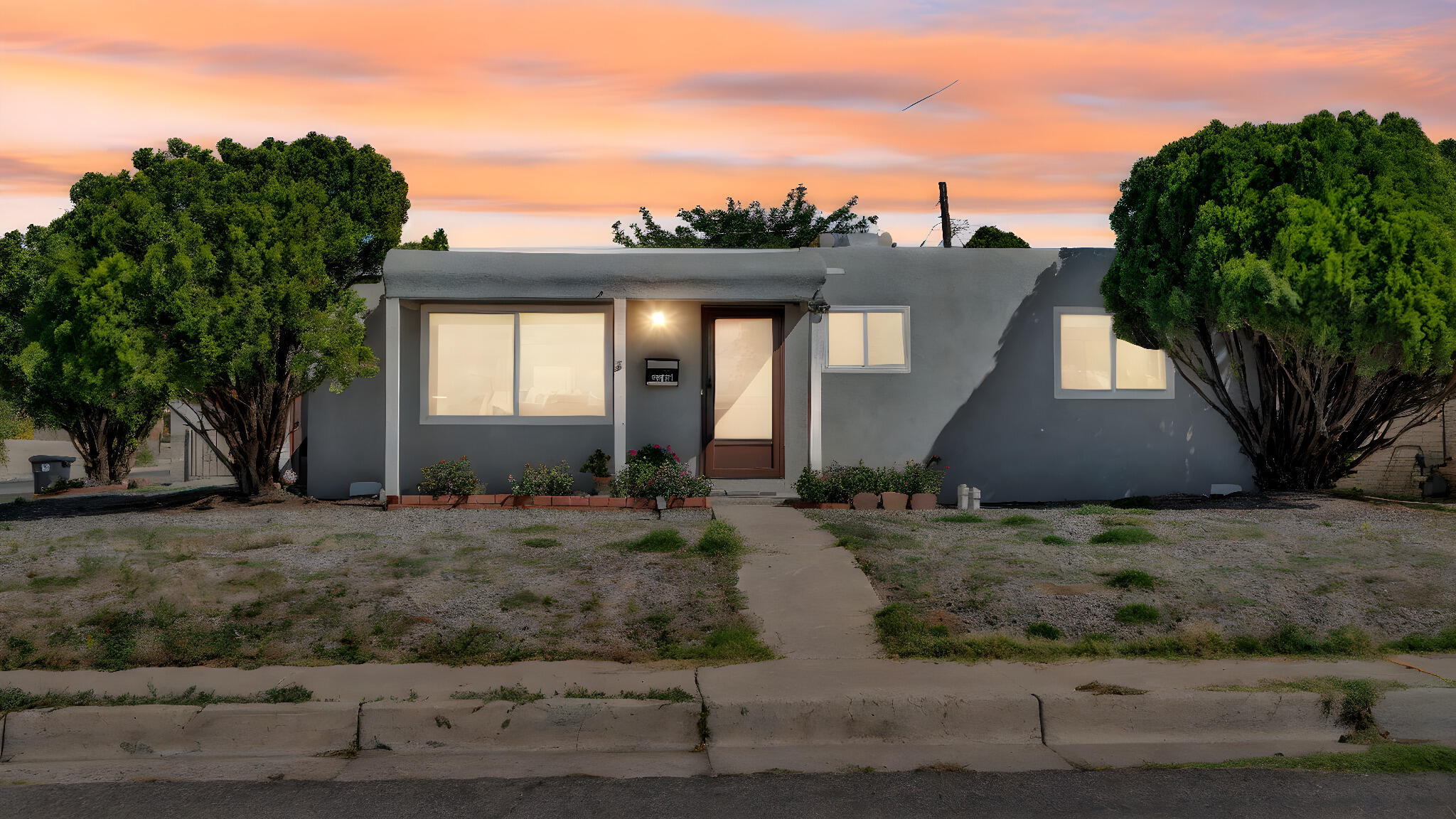 2354 VALENCIA Drive NE