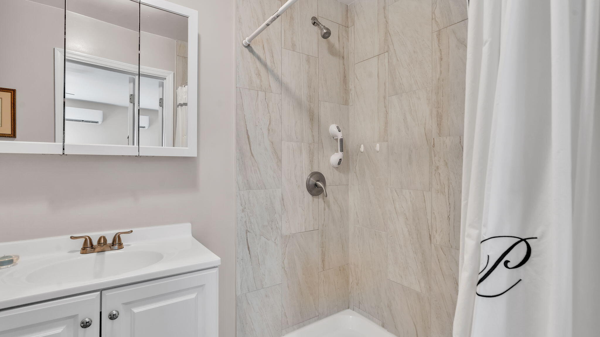 2354 VALENCIA Drive NE