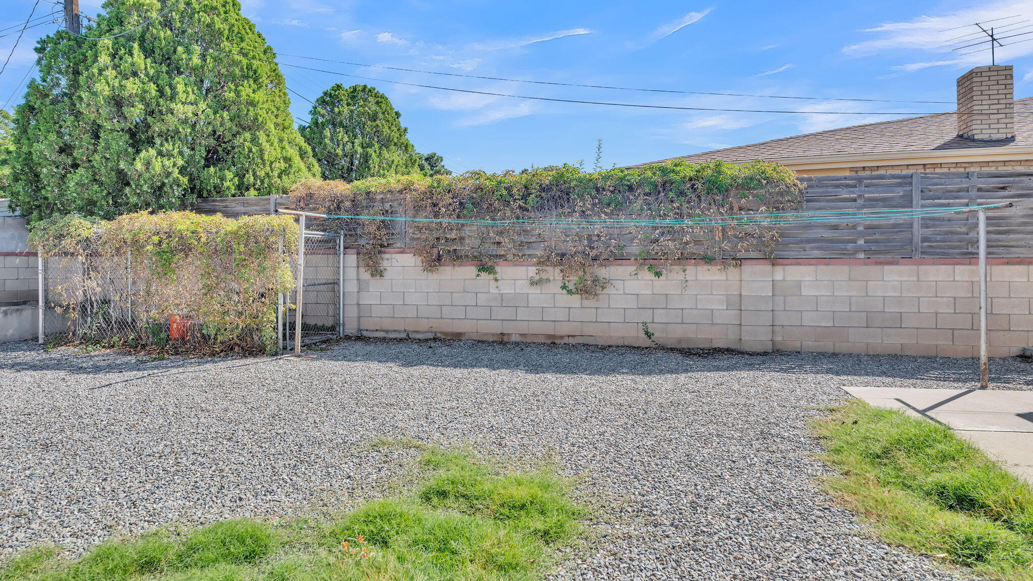 2354 VALENCIA Drive NE