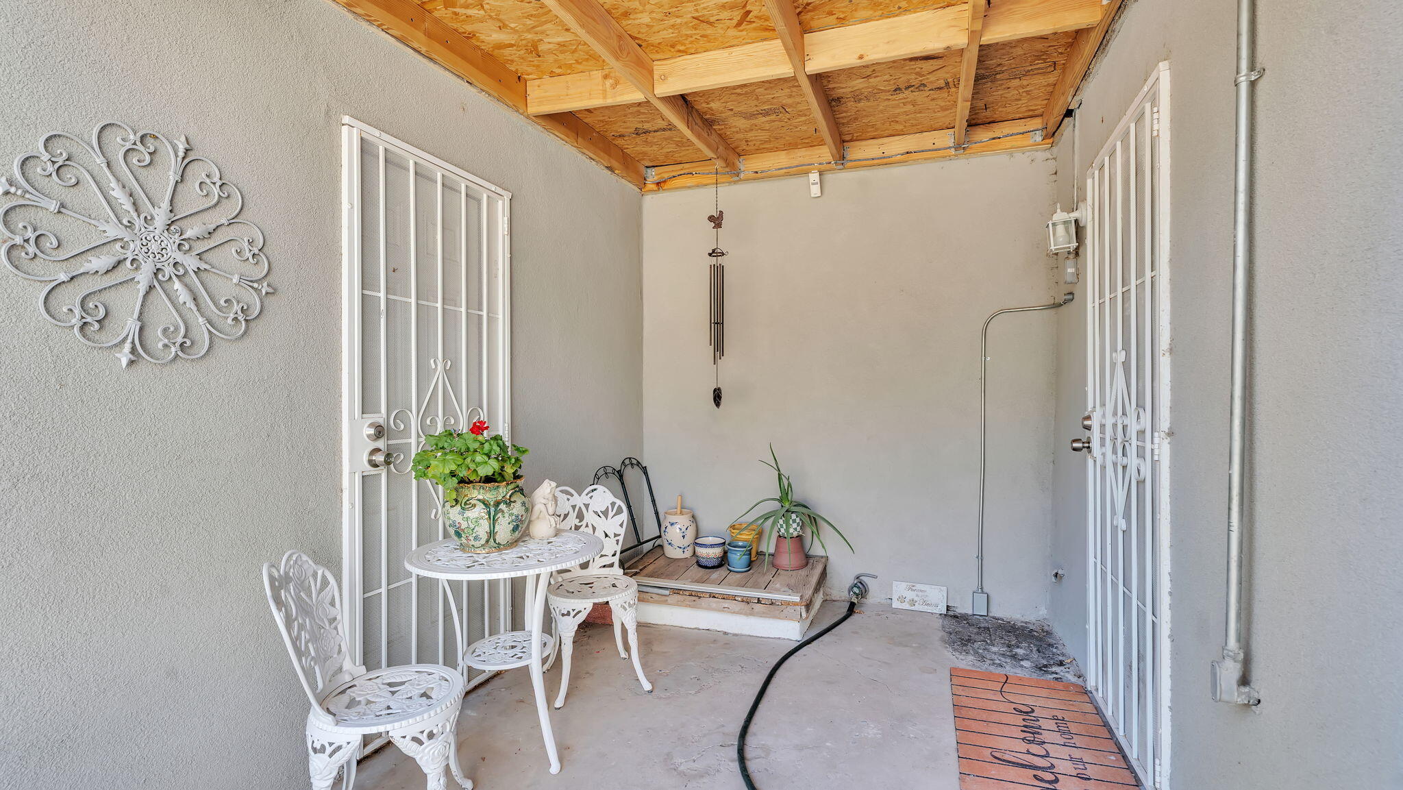 2354 VALENCIA Drive NE