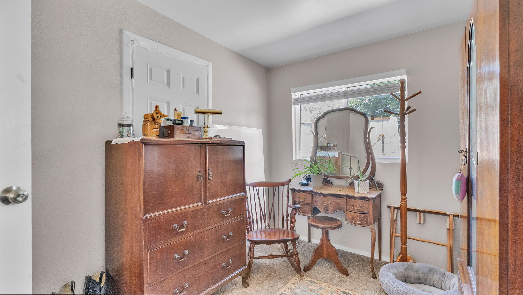 2354 VALENCIA Drive NE