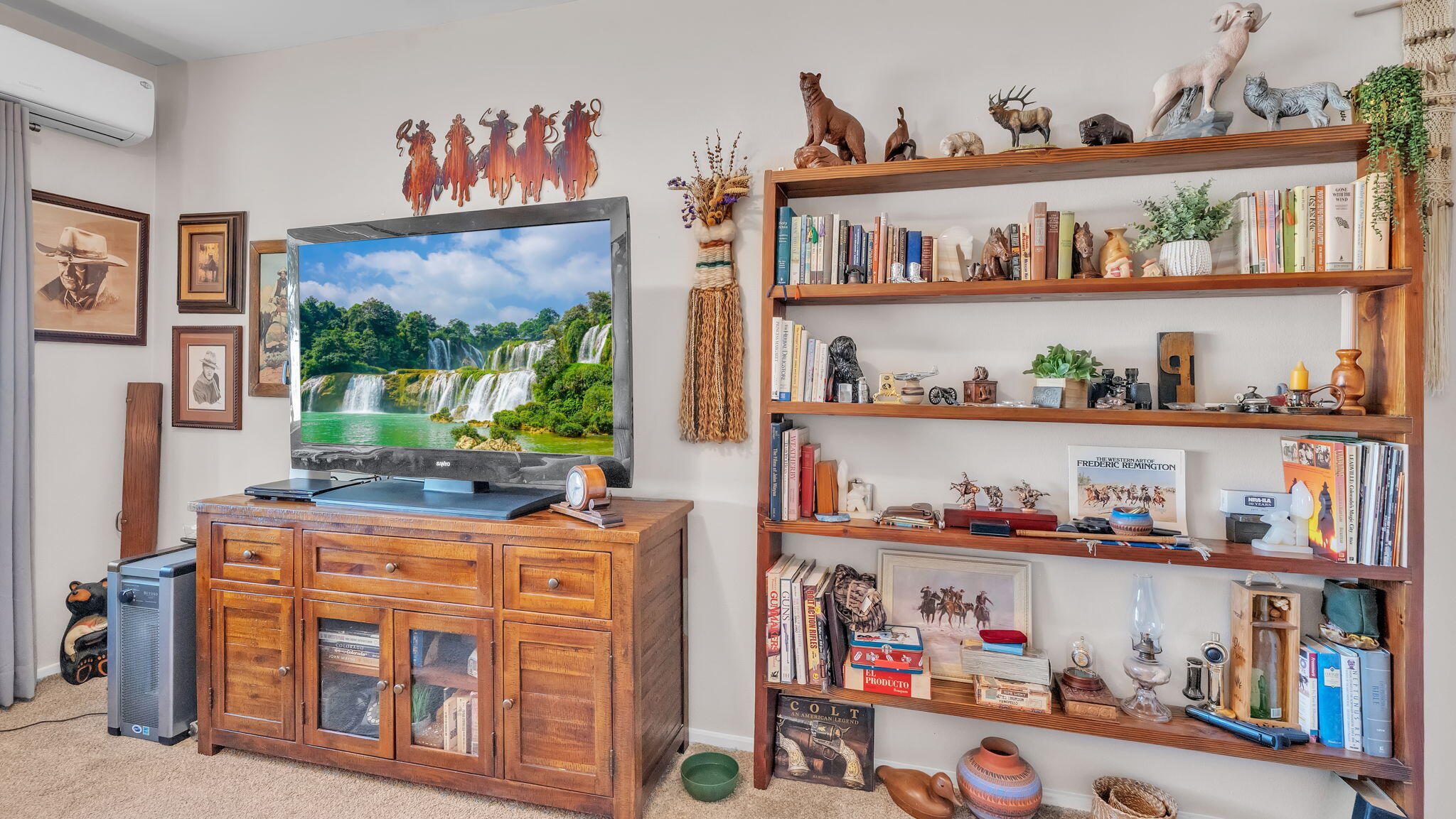 2354 VALENCIA Drive NE