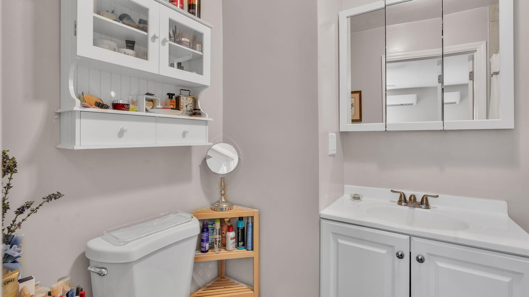 2354 VALENCIA Drive NE