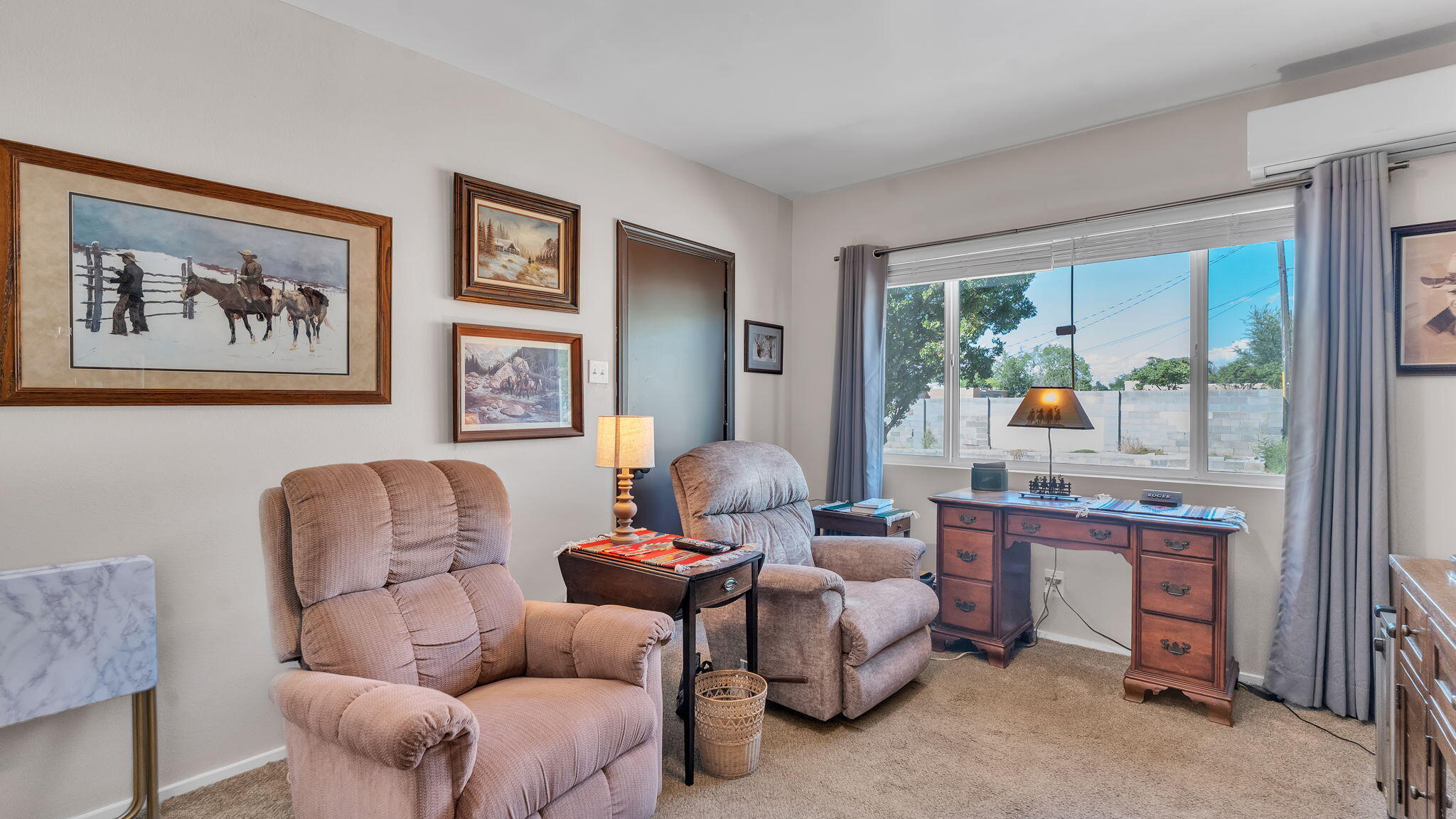 2354 VALENCIA Drive NE