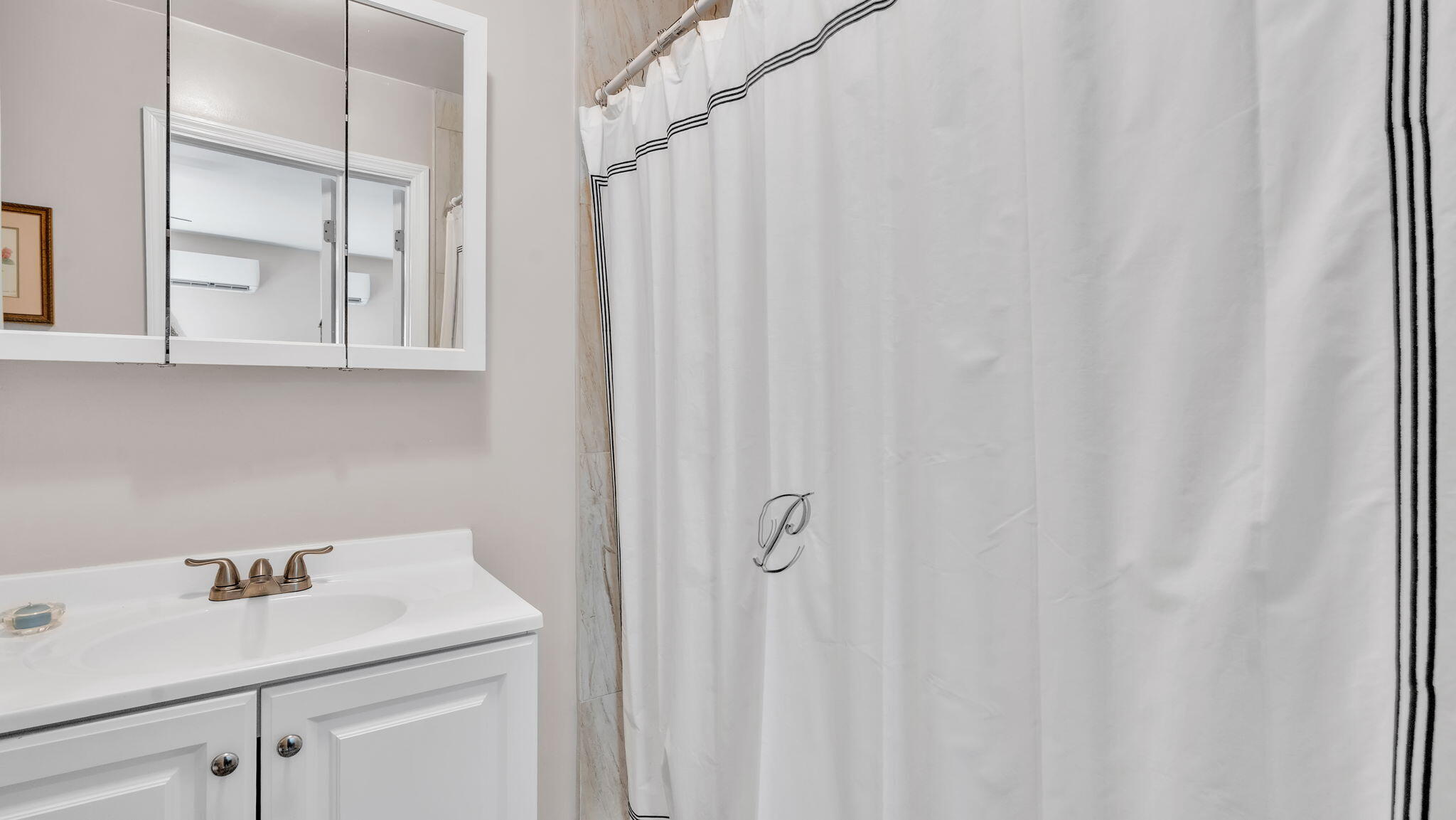 2354 VALENCIA Drive NE