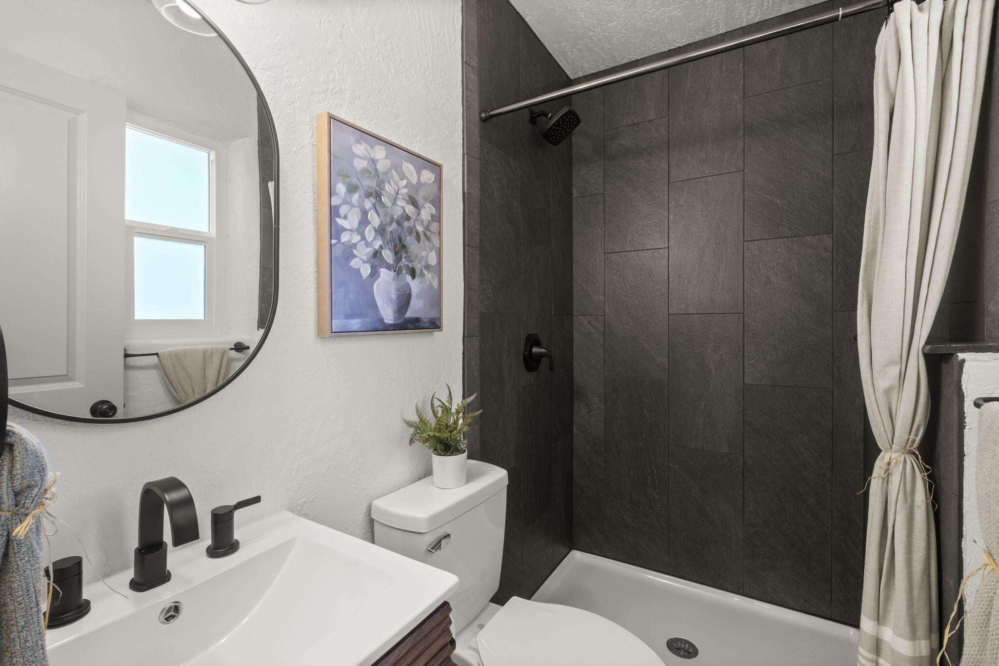 1808 Dakota Street NE