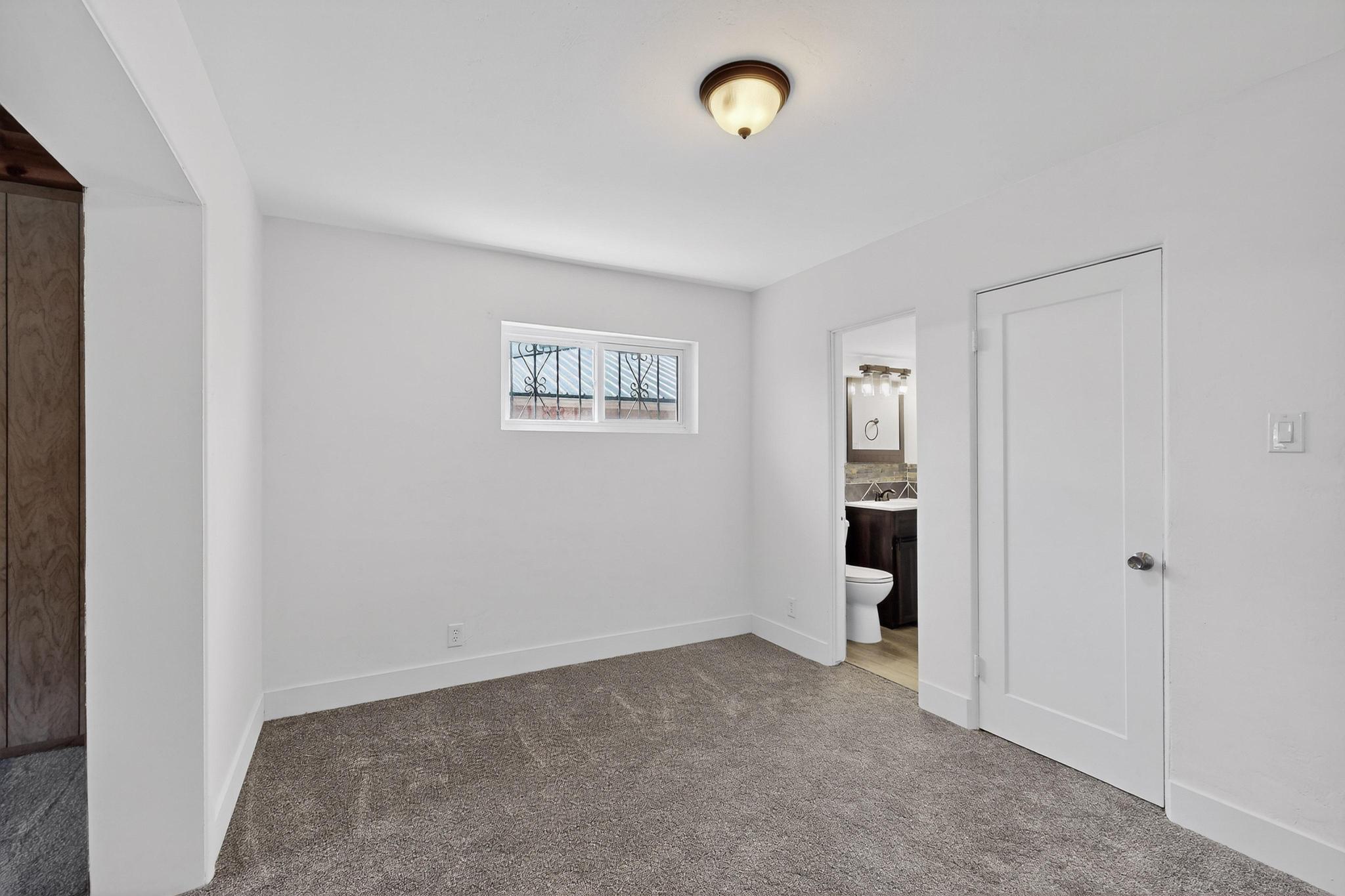 2026 VERMONT Street NE