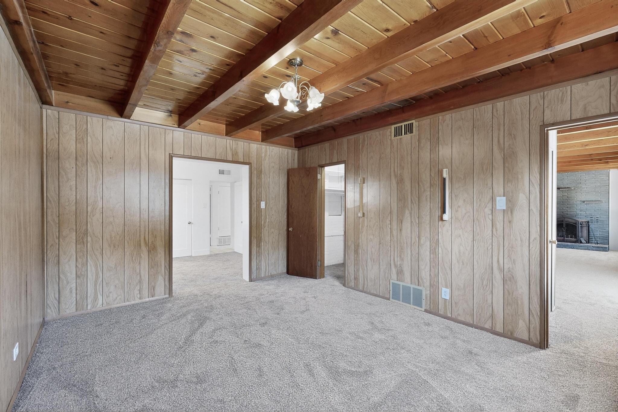 2026 VERMONT Street NE