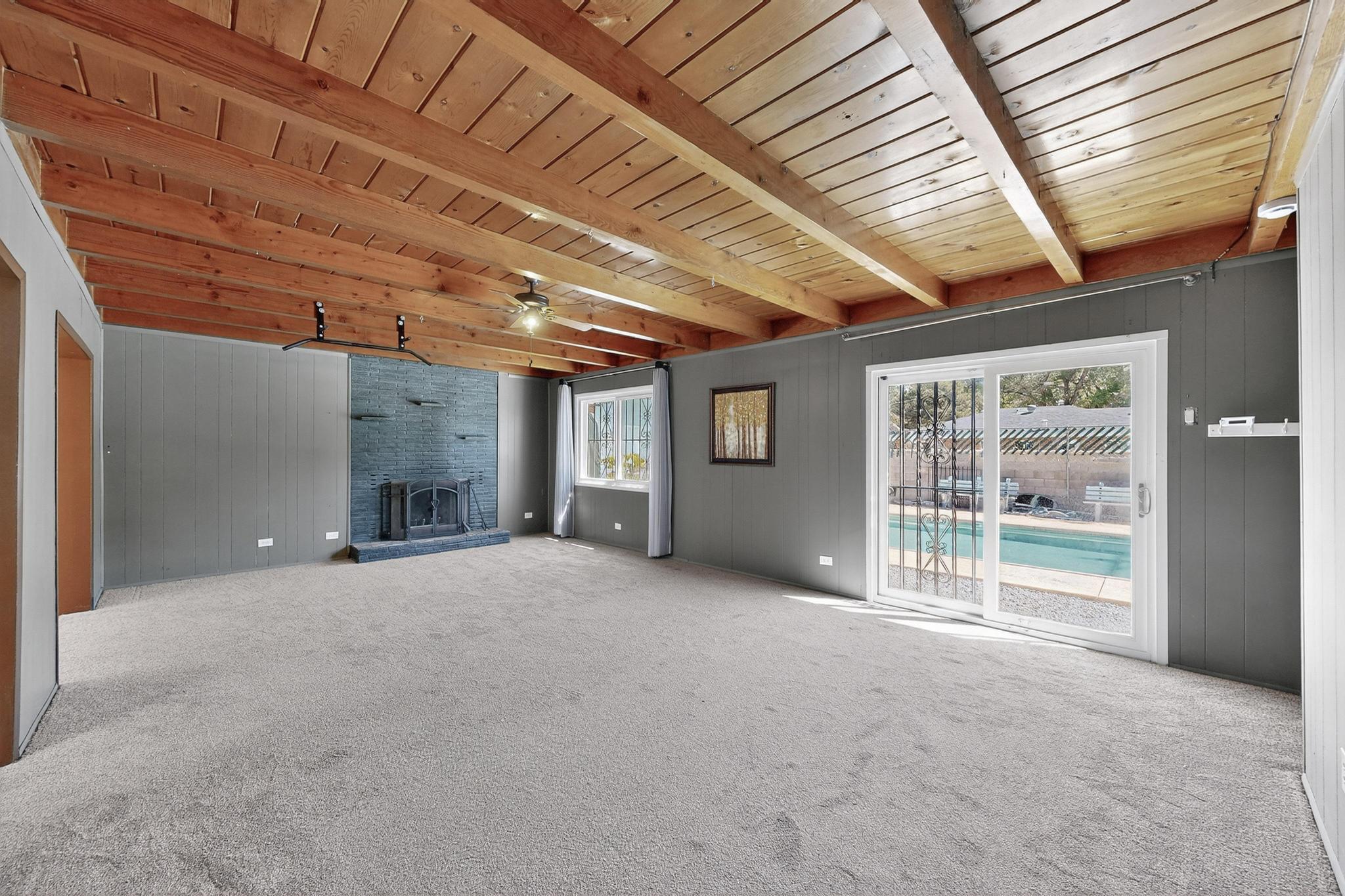 2026 VERMONT Street NE