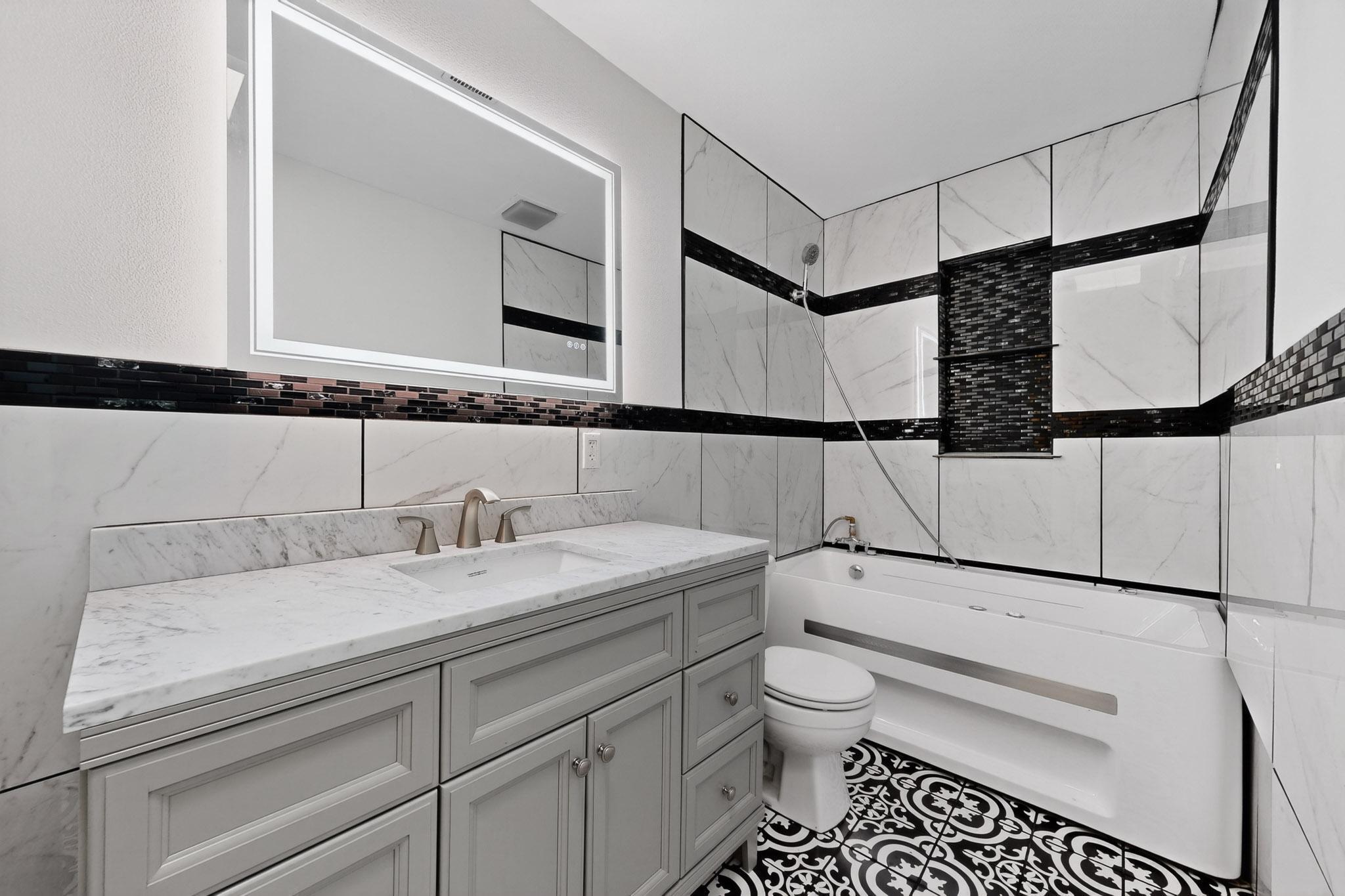 2026 VERMONT Street NE