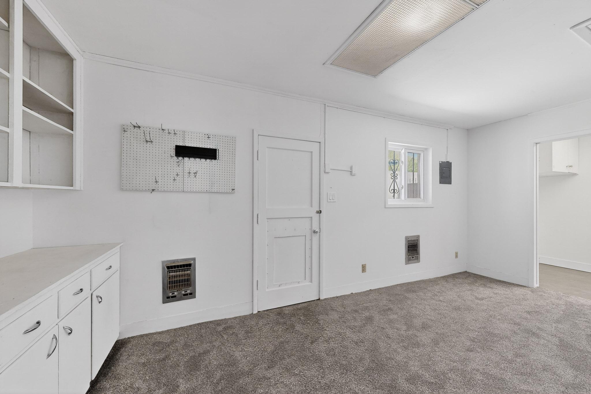 2026 VERMONT Street NE