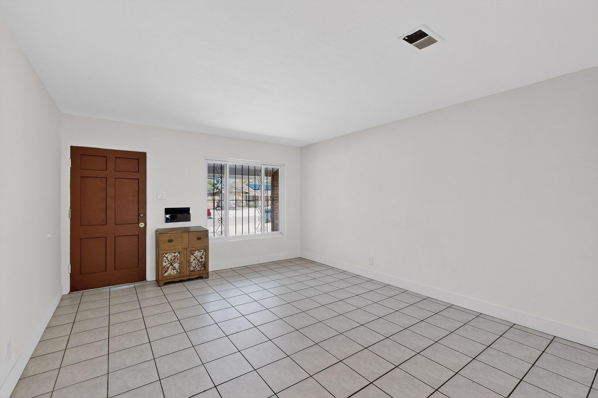 2026 VERMONT Street NE