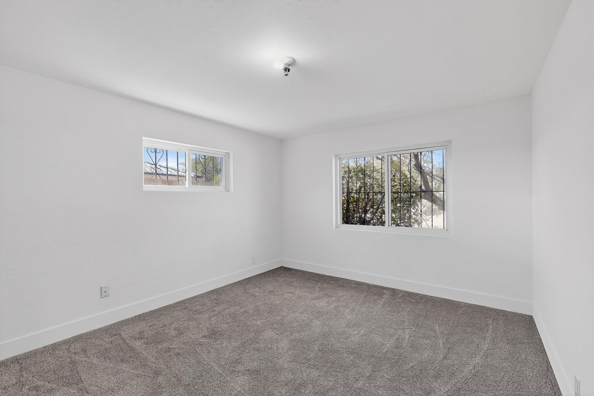 2026 VERMONT Street NE