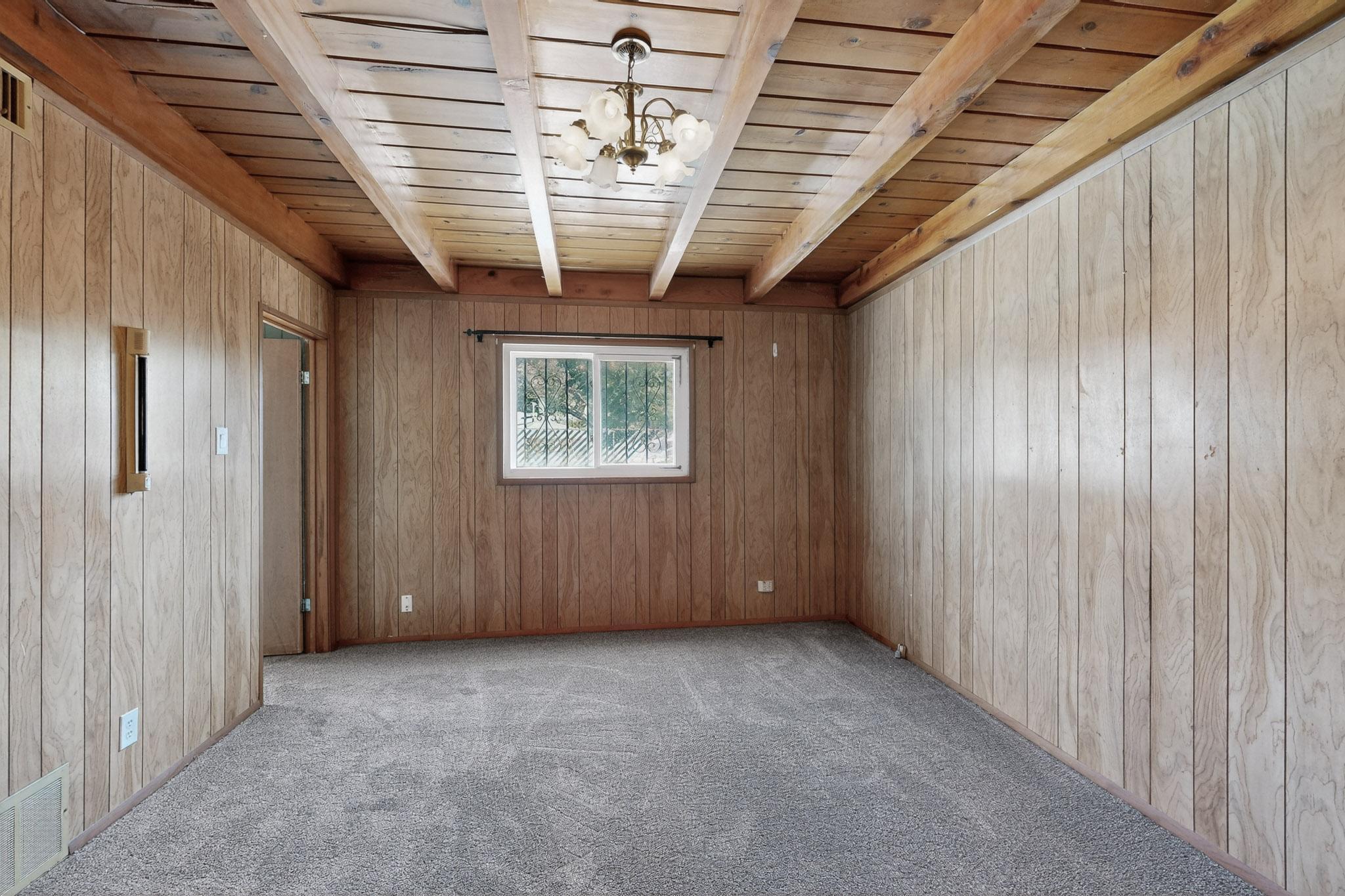 2026 VERMONT Street NE