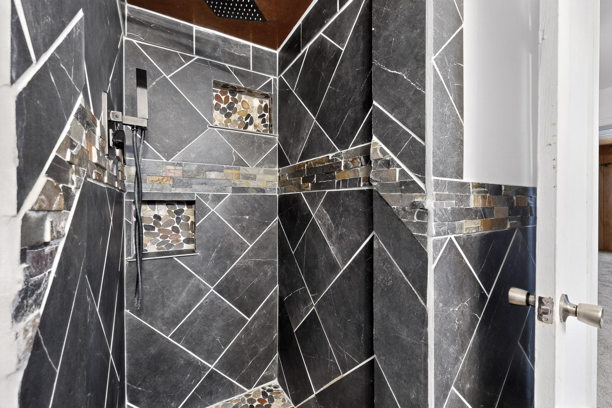 2026 VERMONT Street NE