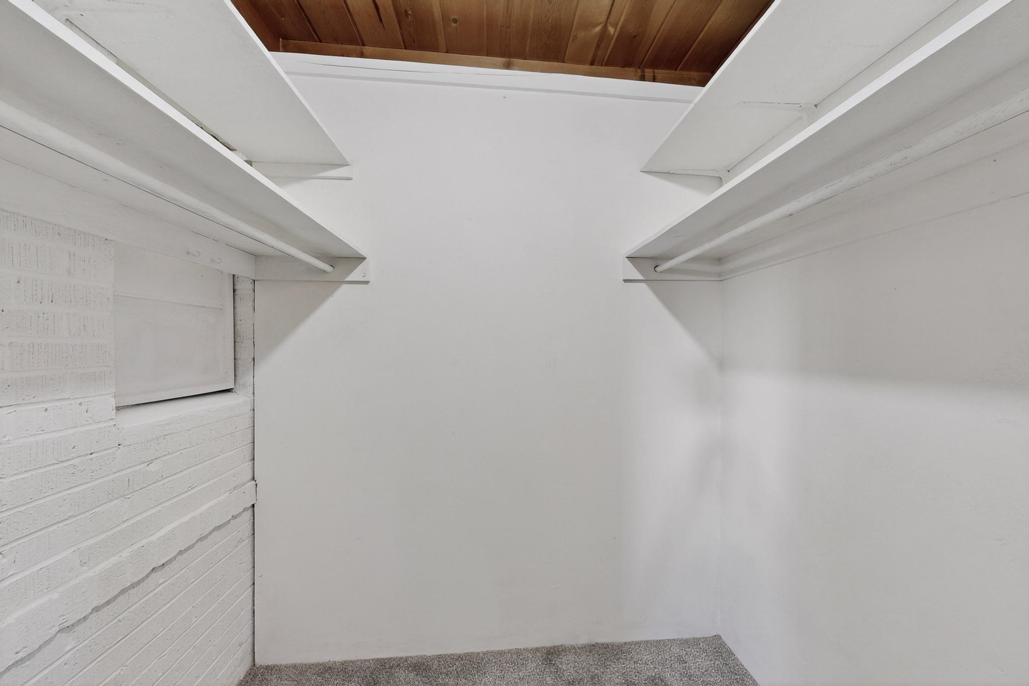 2026 VERMONT Street NE