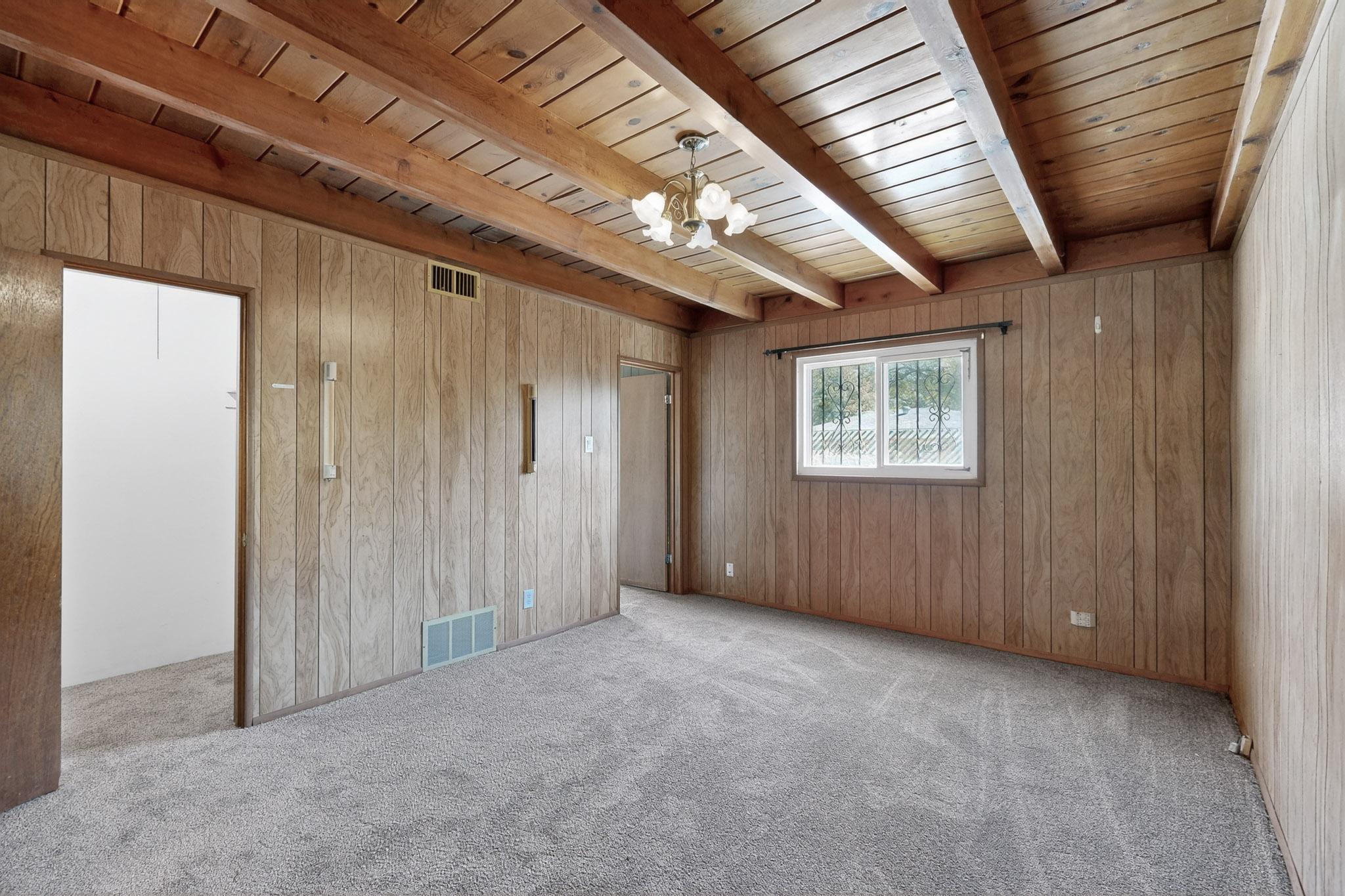 2026 VERMONT Street NE