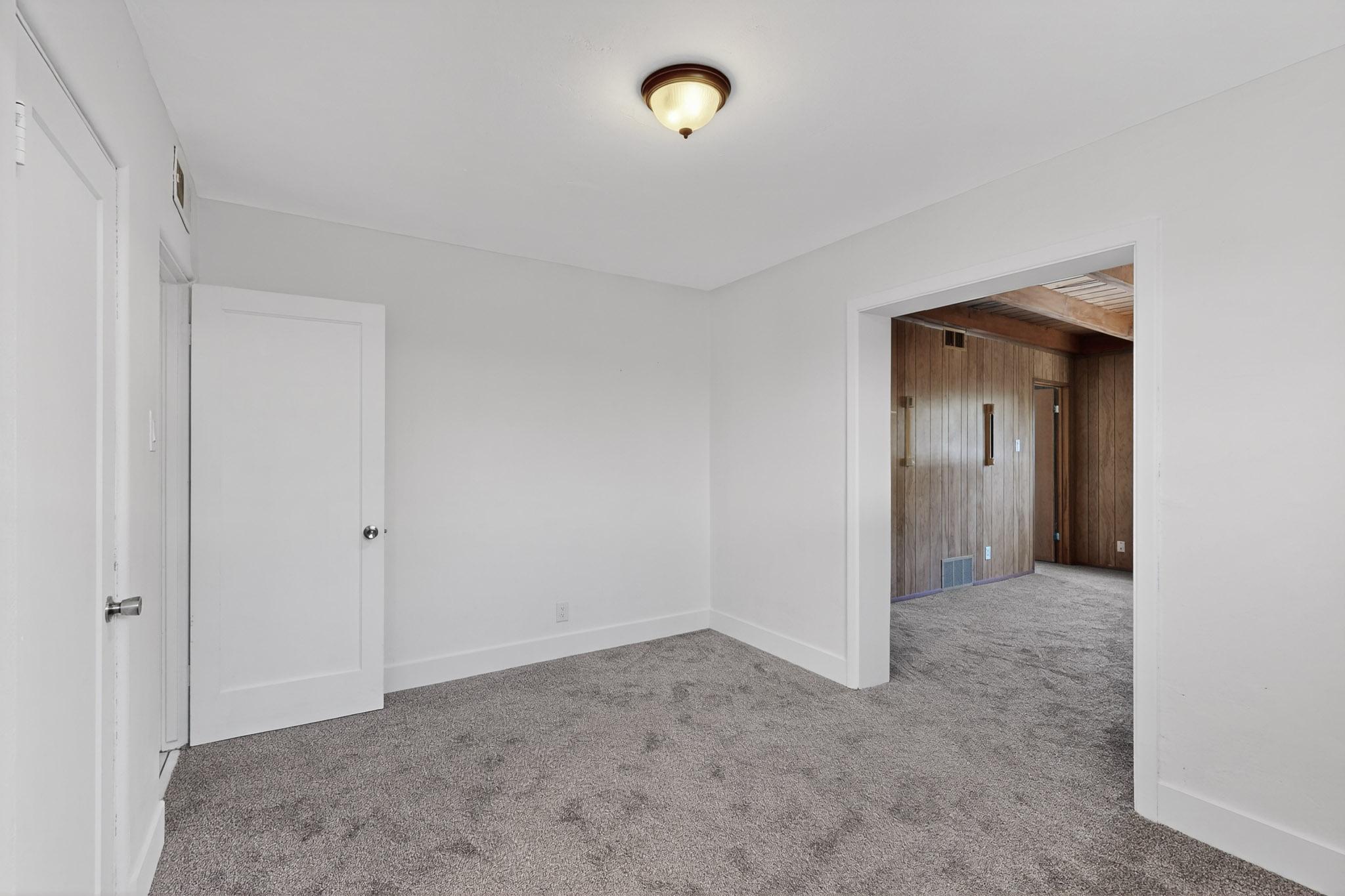 2026 VERMONT Street NE