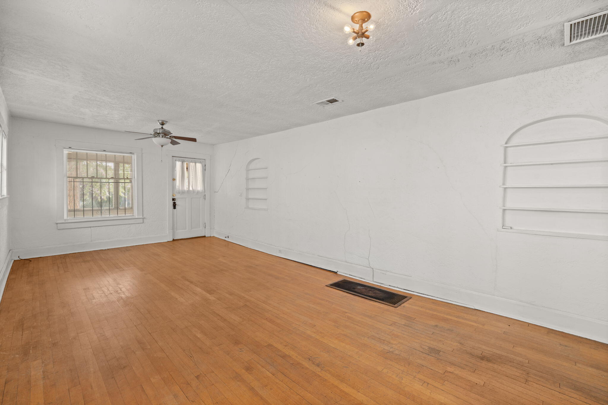 813 MARQUETTE Avenue NW