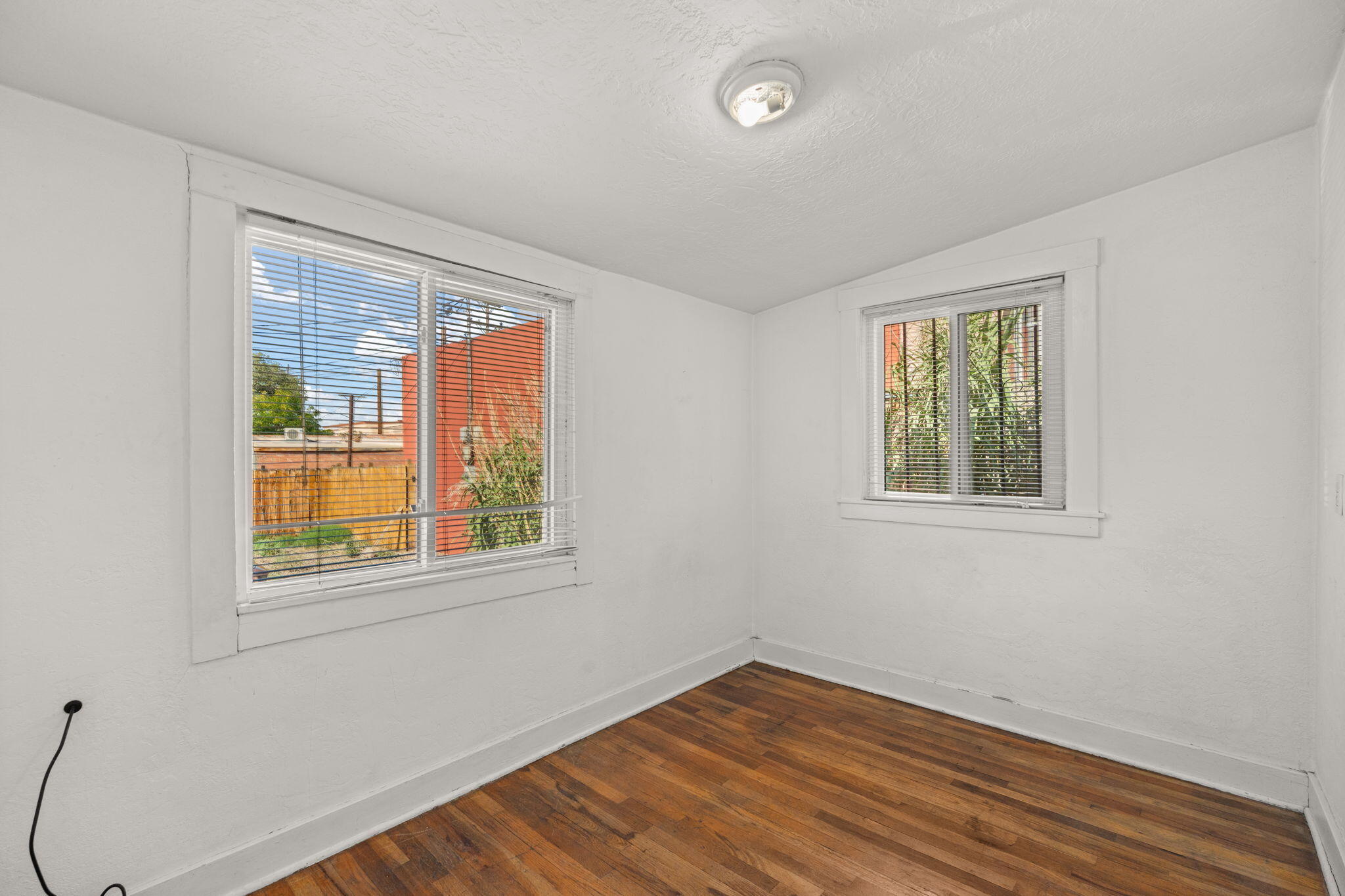 813 MARQUETTE Avenue NW