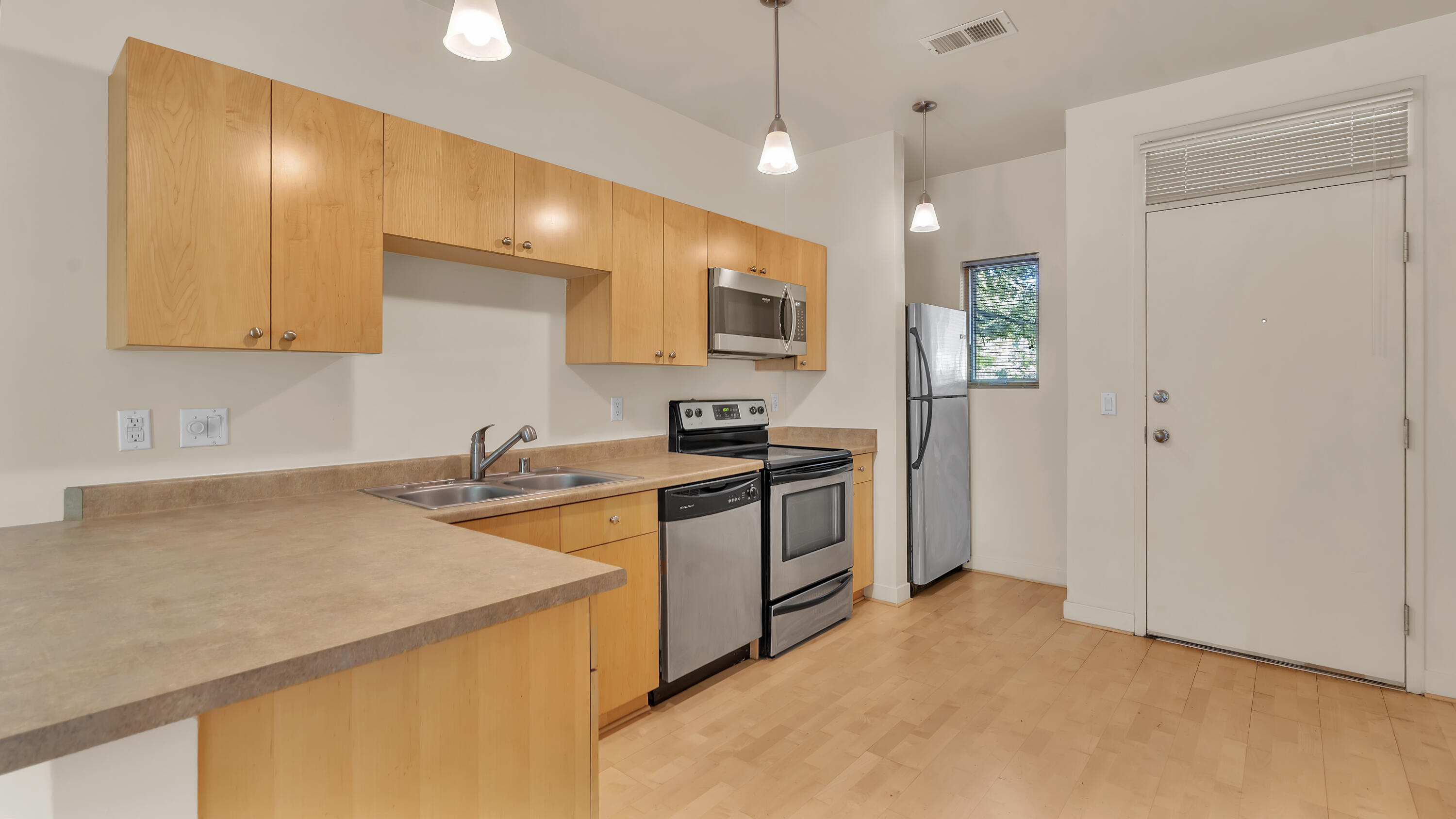 306 BEL VEDERE Lane NE