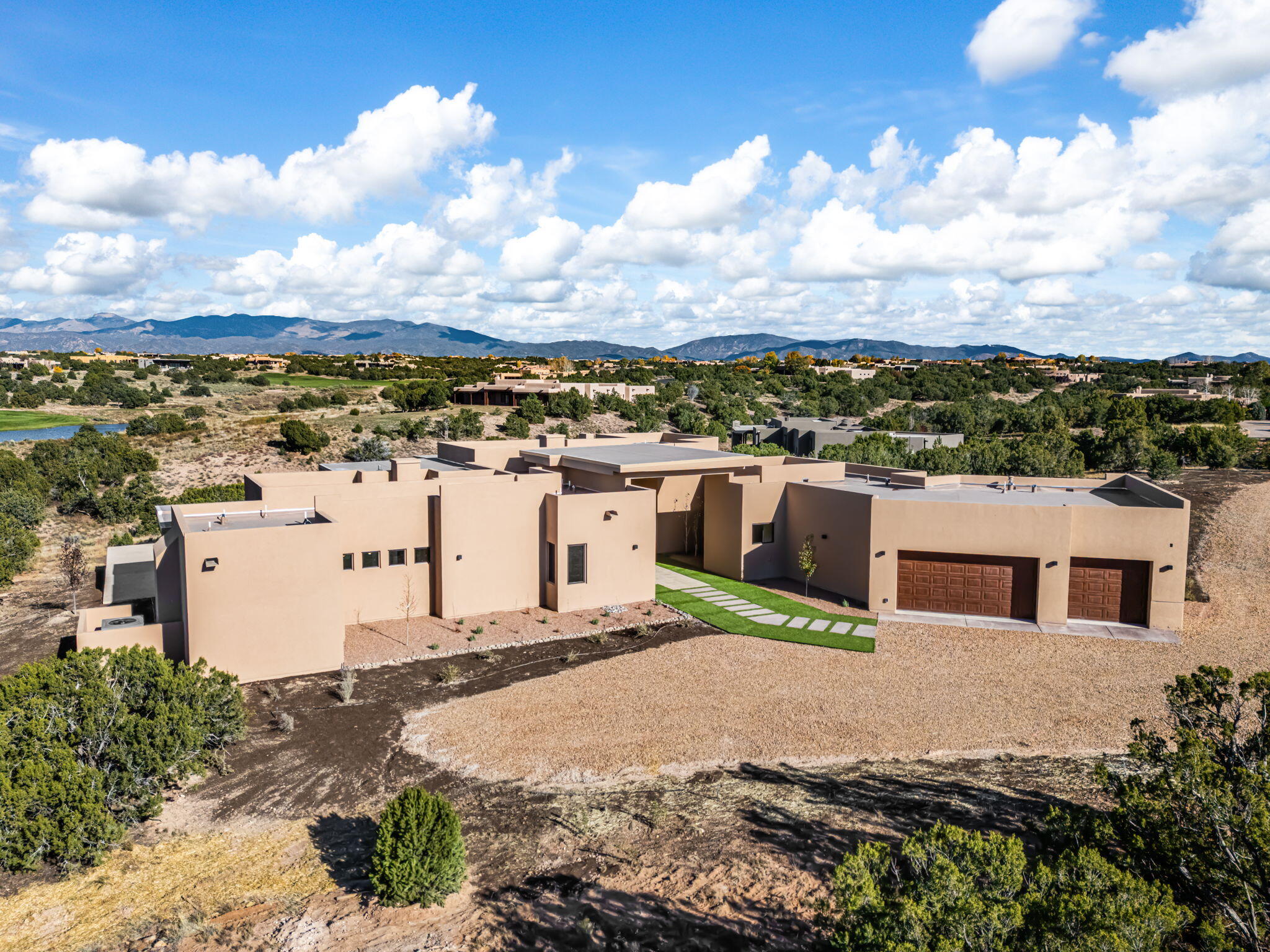 9 Tamarisk Trail