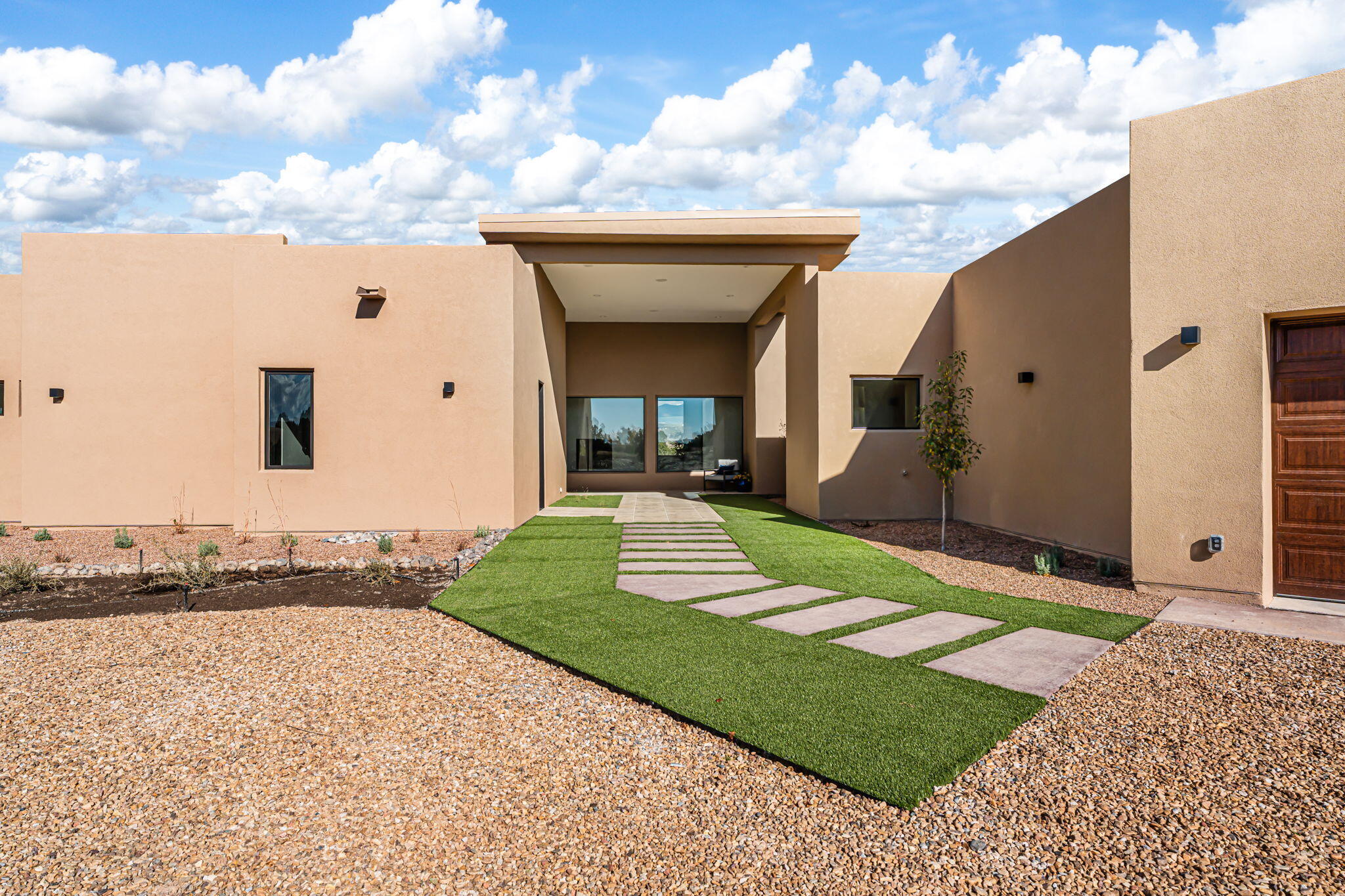 9 Tamarisk Trail
