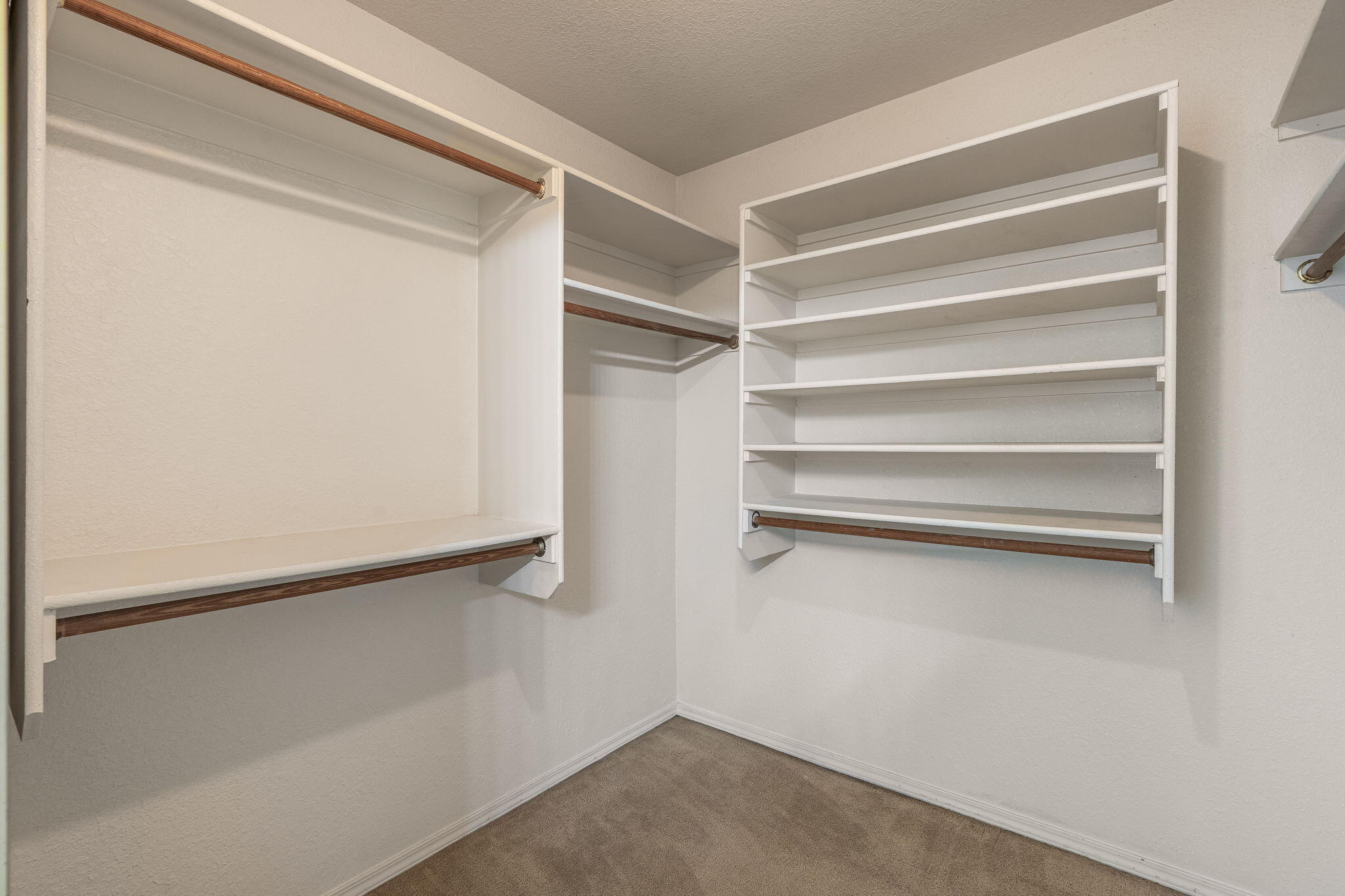 420 SOOTHING MEADOWS Drive NE