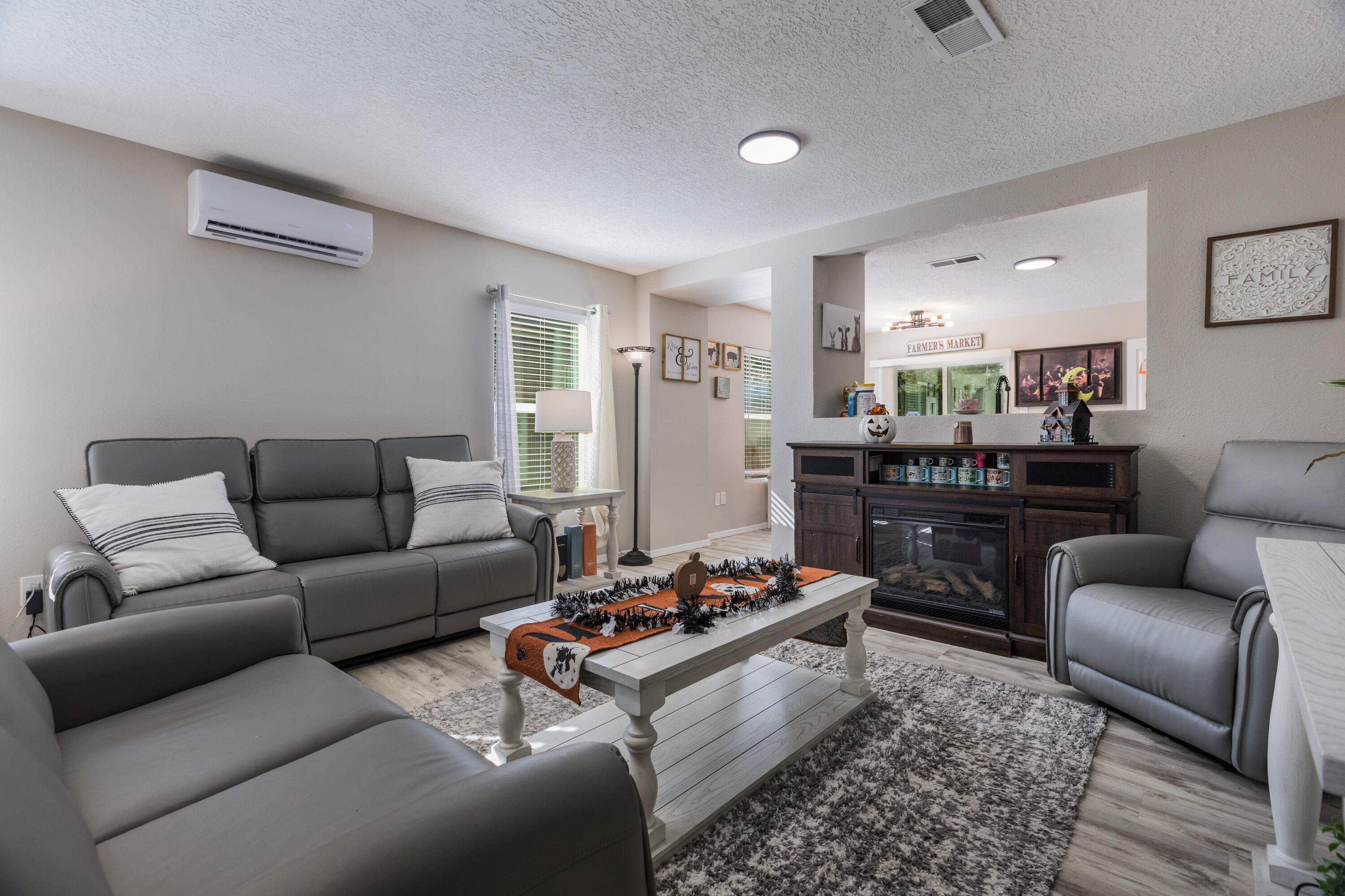 9409 DESERT PINE Avenue SW