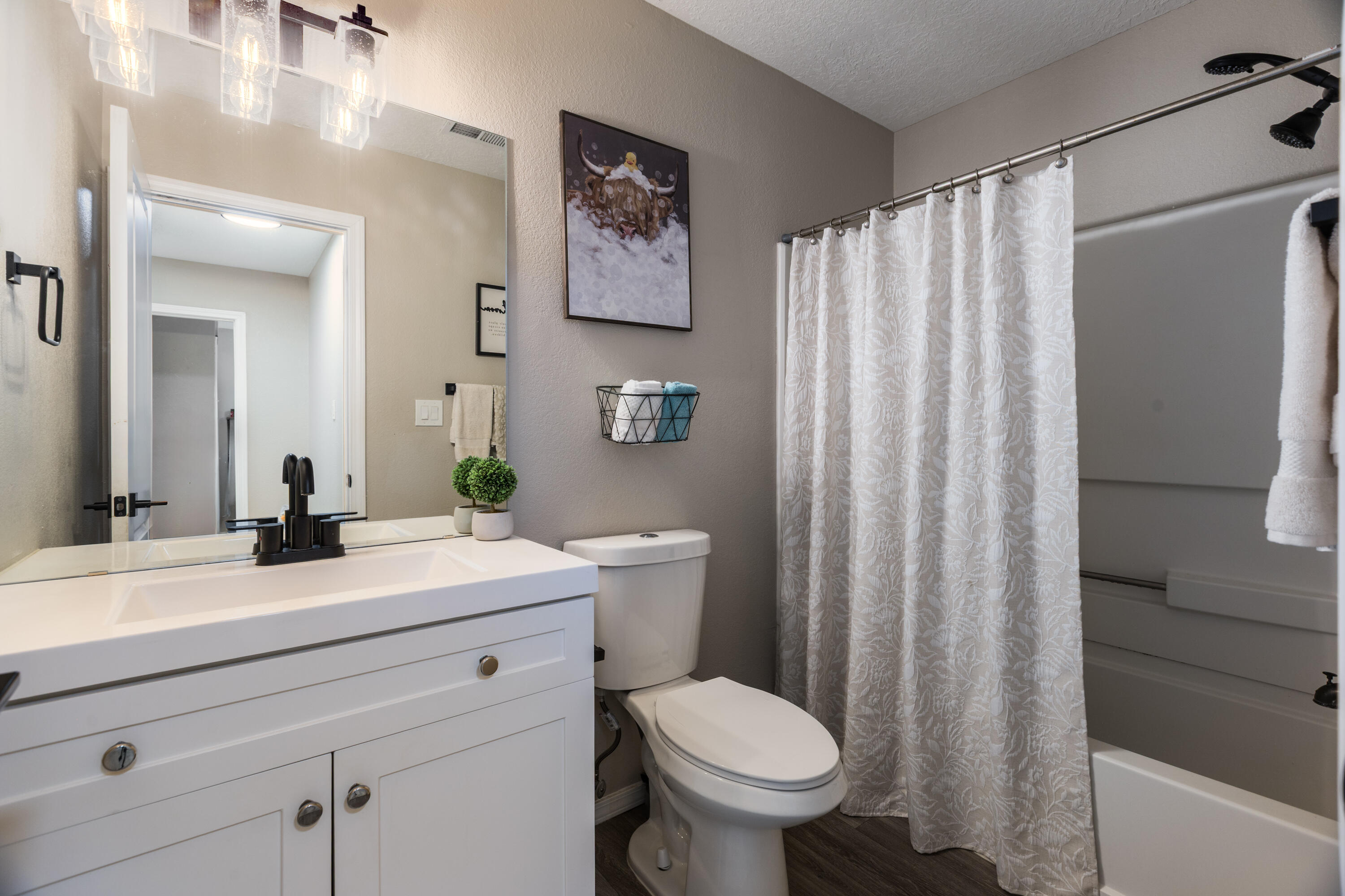 9409 DESERT PINE Avenue SW