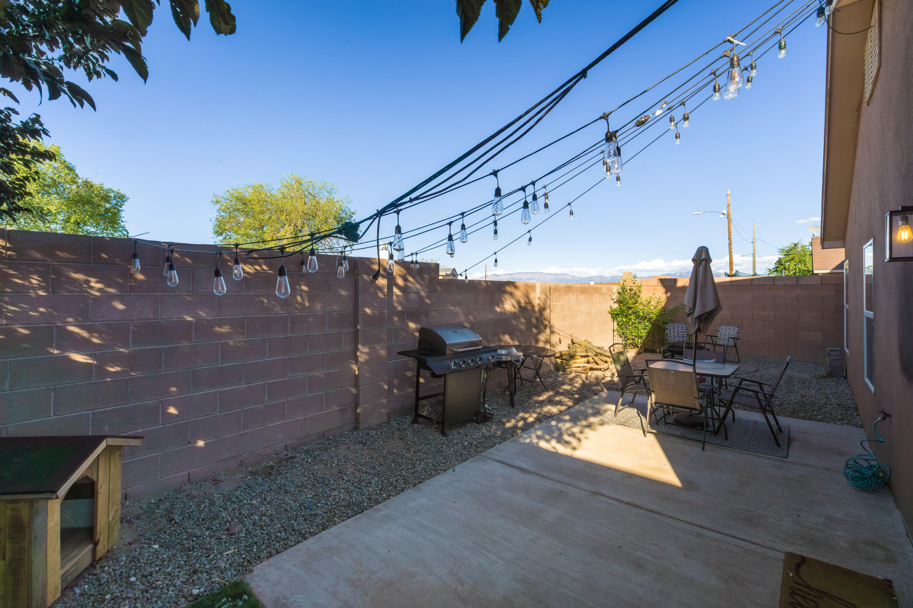 9409 DESERT PINE Avenue SW