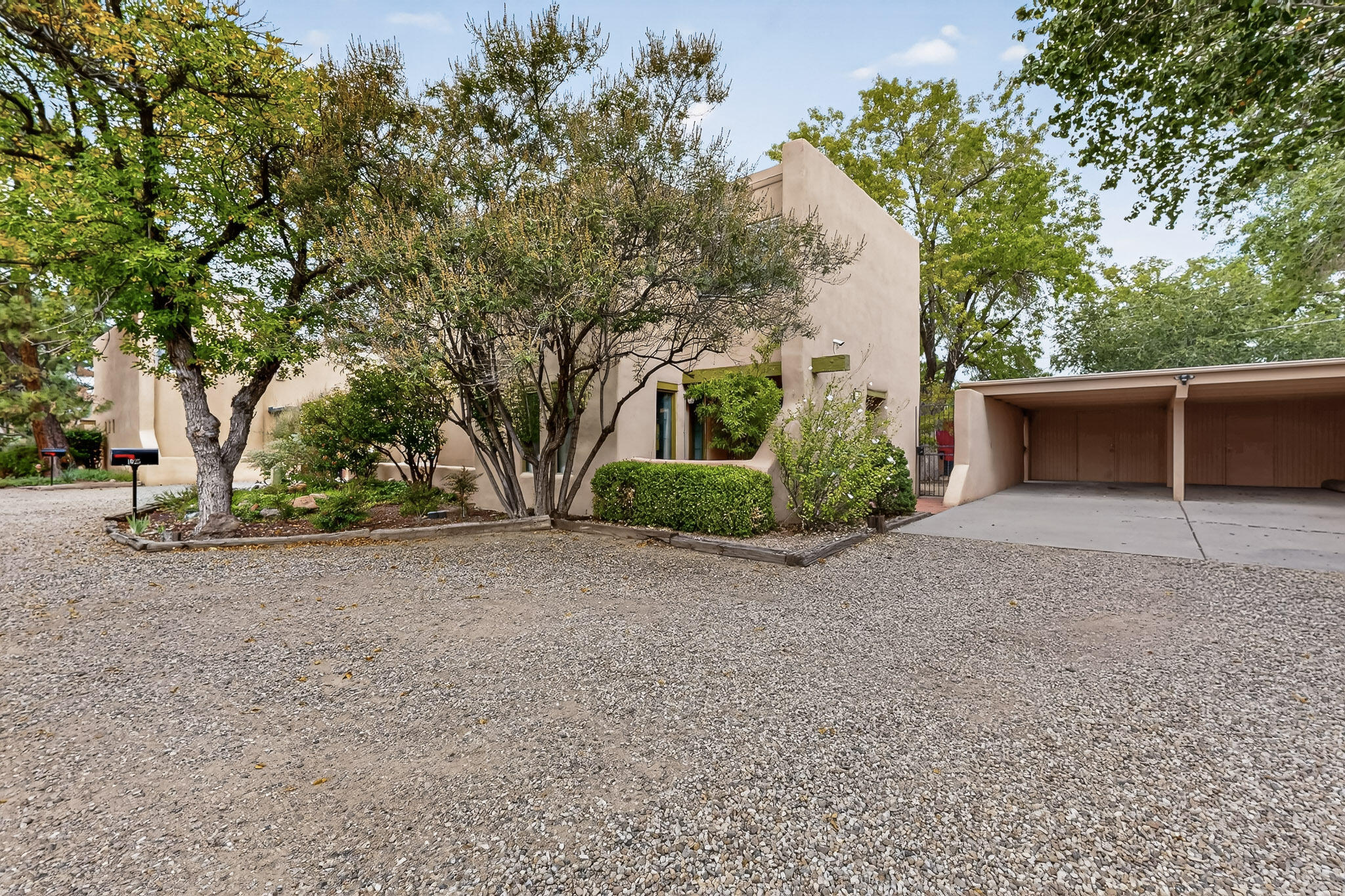 1025 GUADALUPE DEL PRADO Street NW