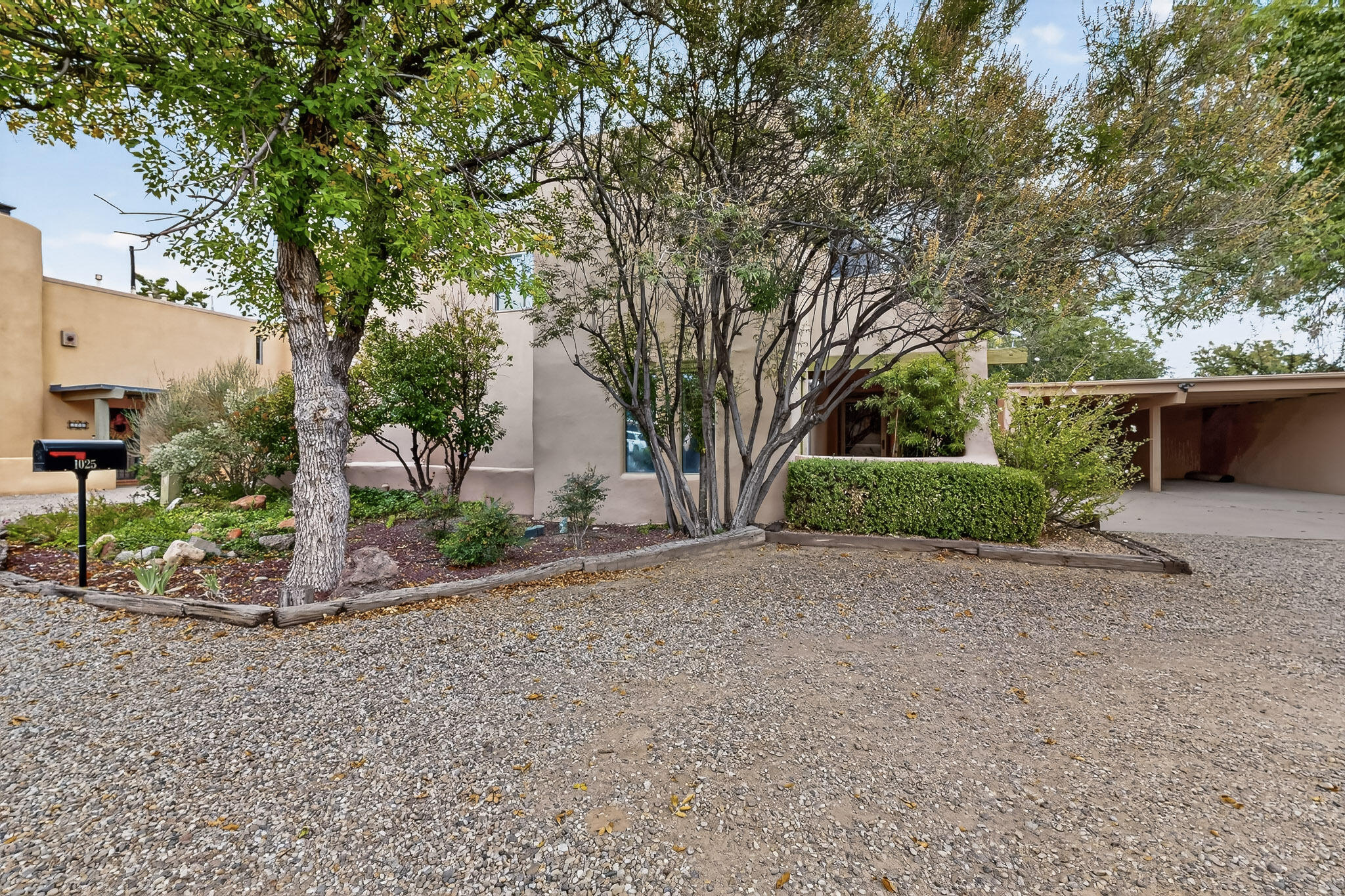 1025 GUADALUPE DEL PRADO Street NW