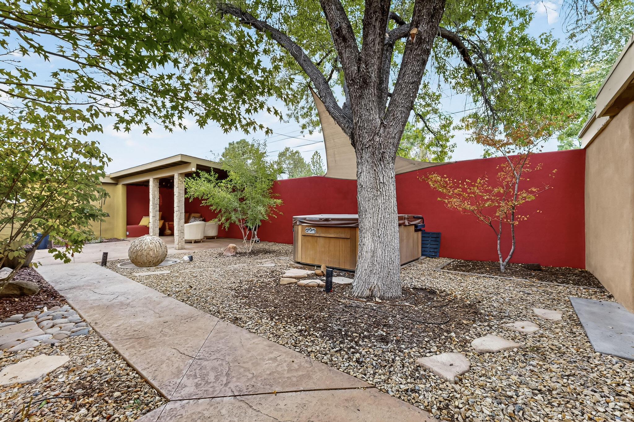 1025 GUADALUPE DEL PRADO Street NW