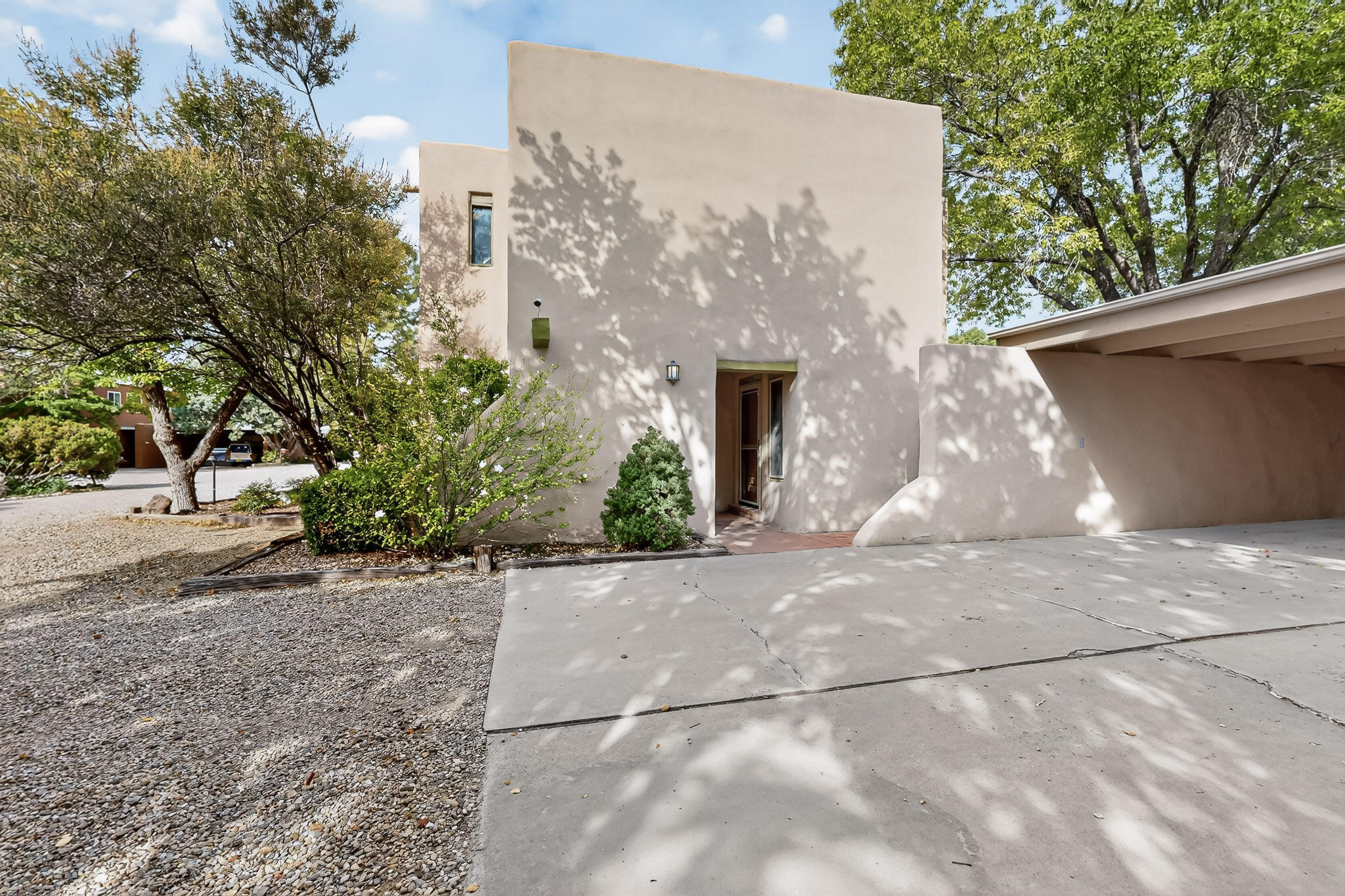 1025 GUADALUPE DEL PRADO Street NW