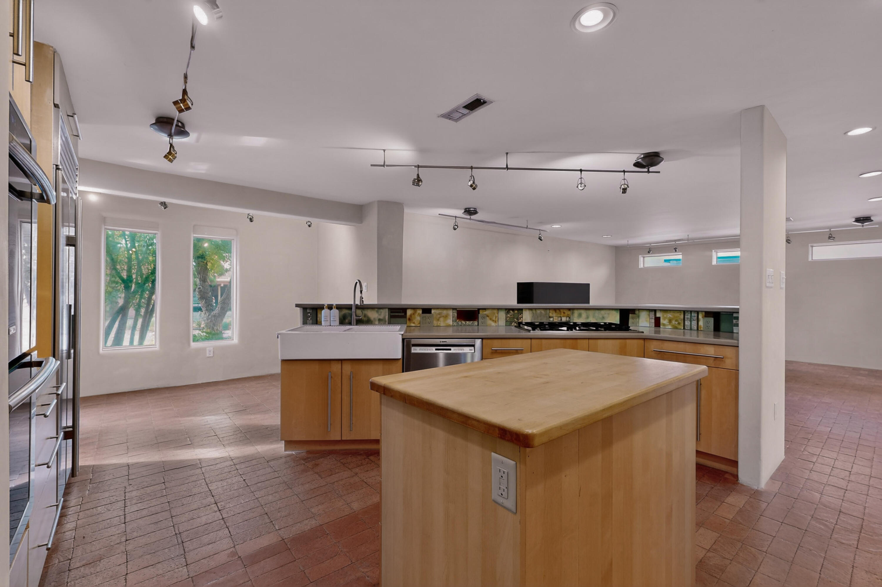 1025 GUADALUPE DEL PRADO Street NW