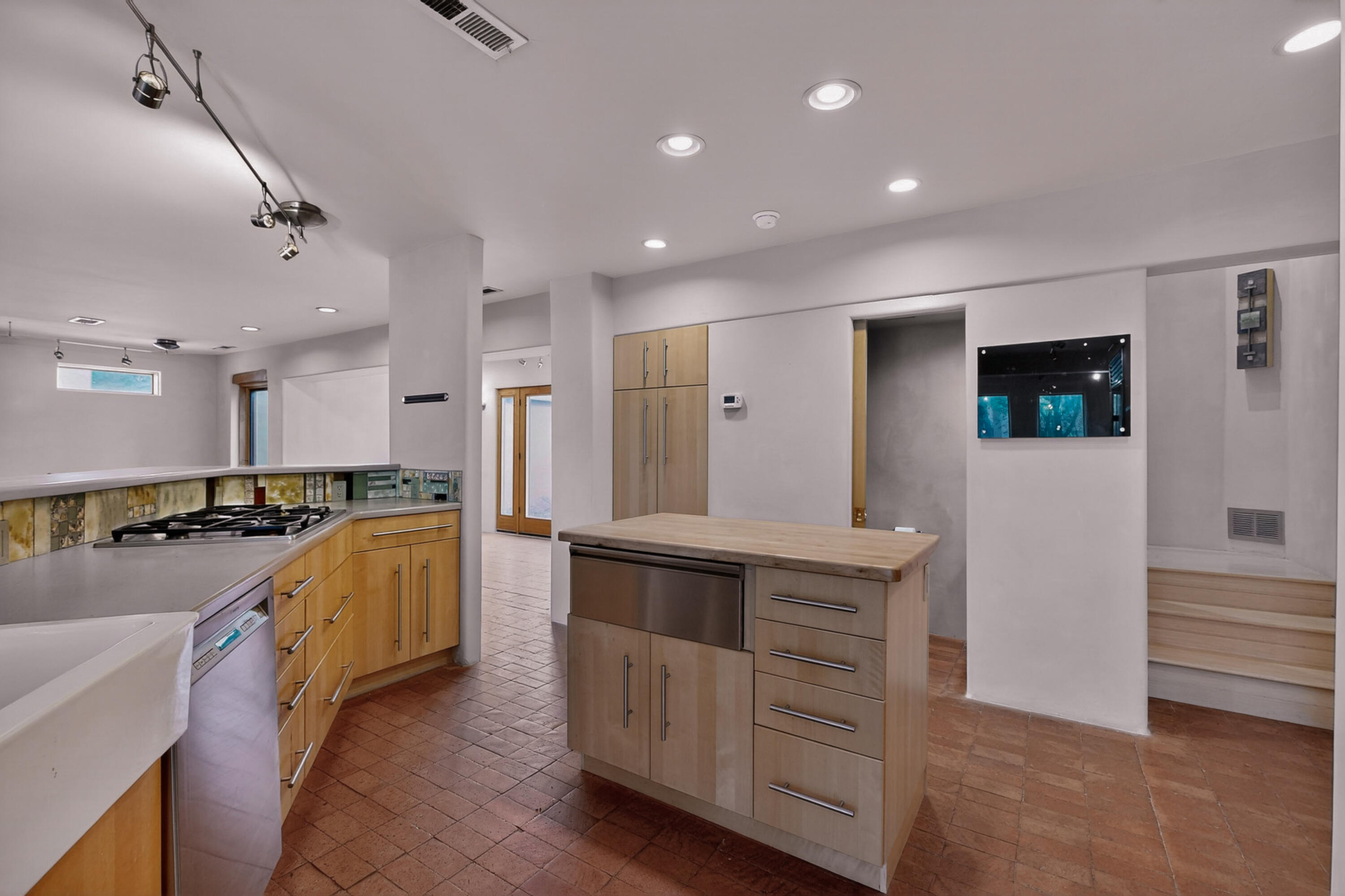 1025 GUADALUPE DEL PRADO Street NW