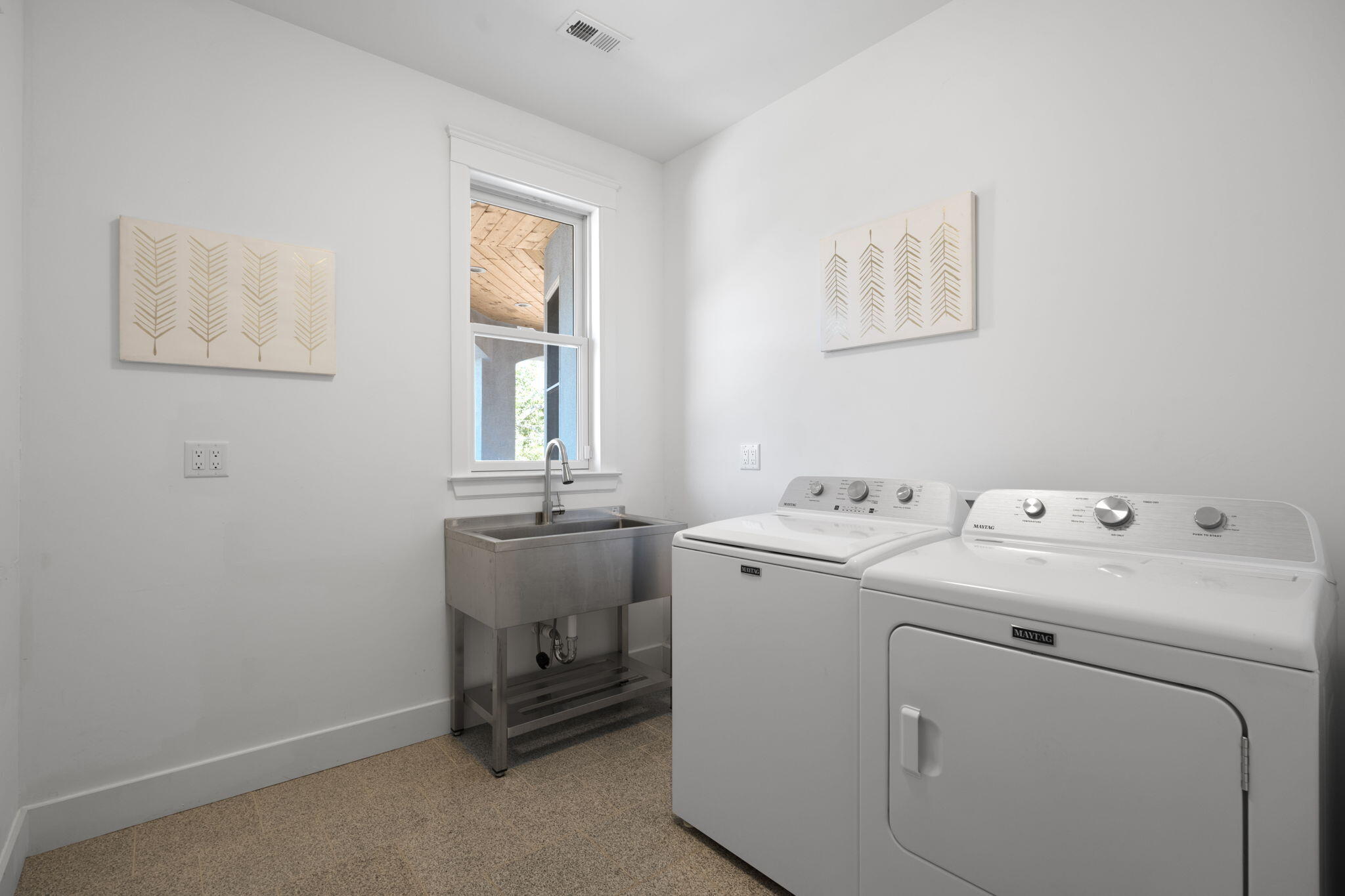 520 CAMINO DE SUERTE NW