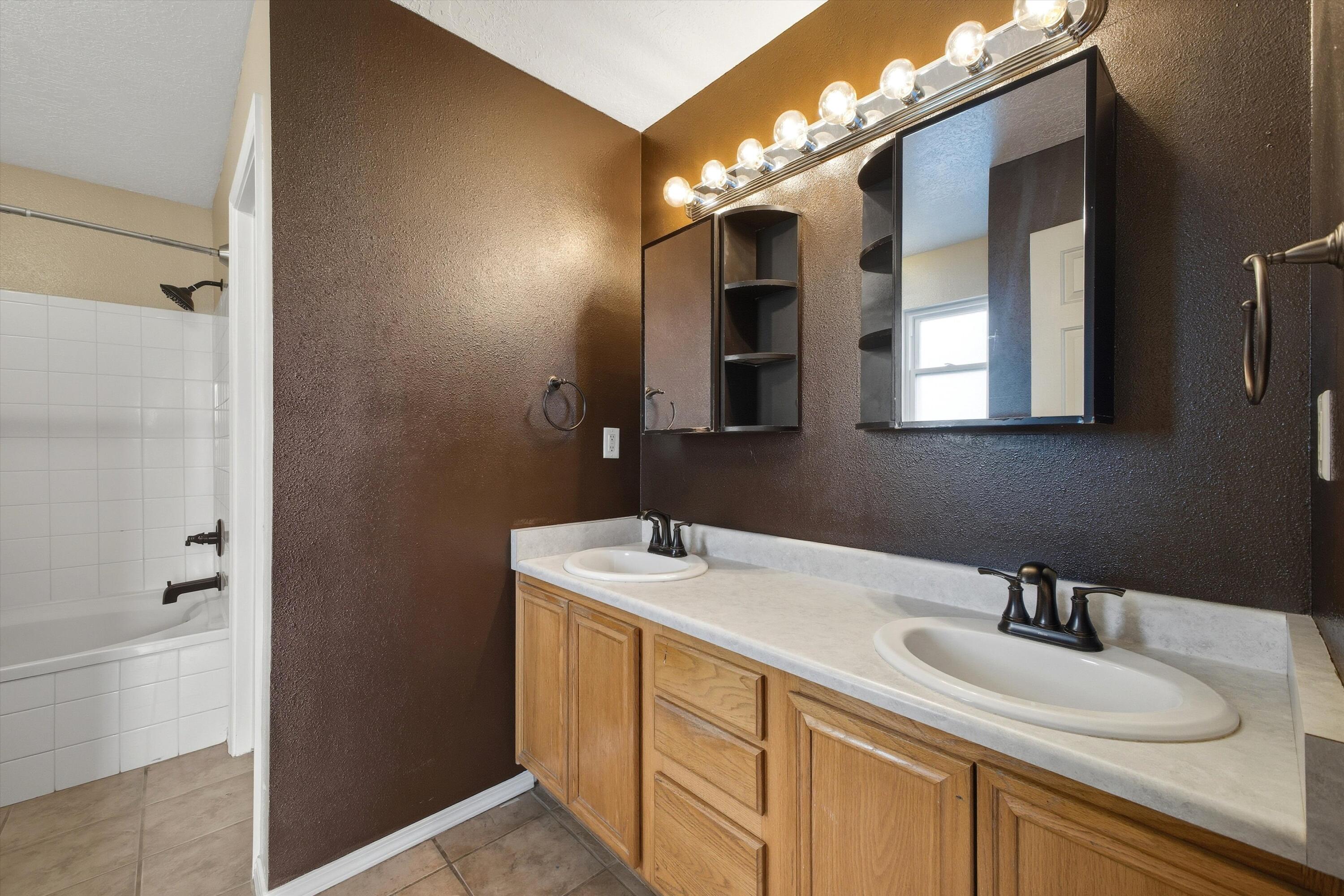 2900 STAPLETON Avenue NE